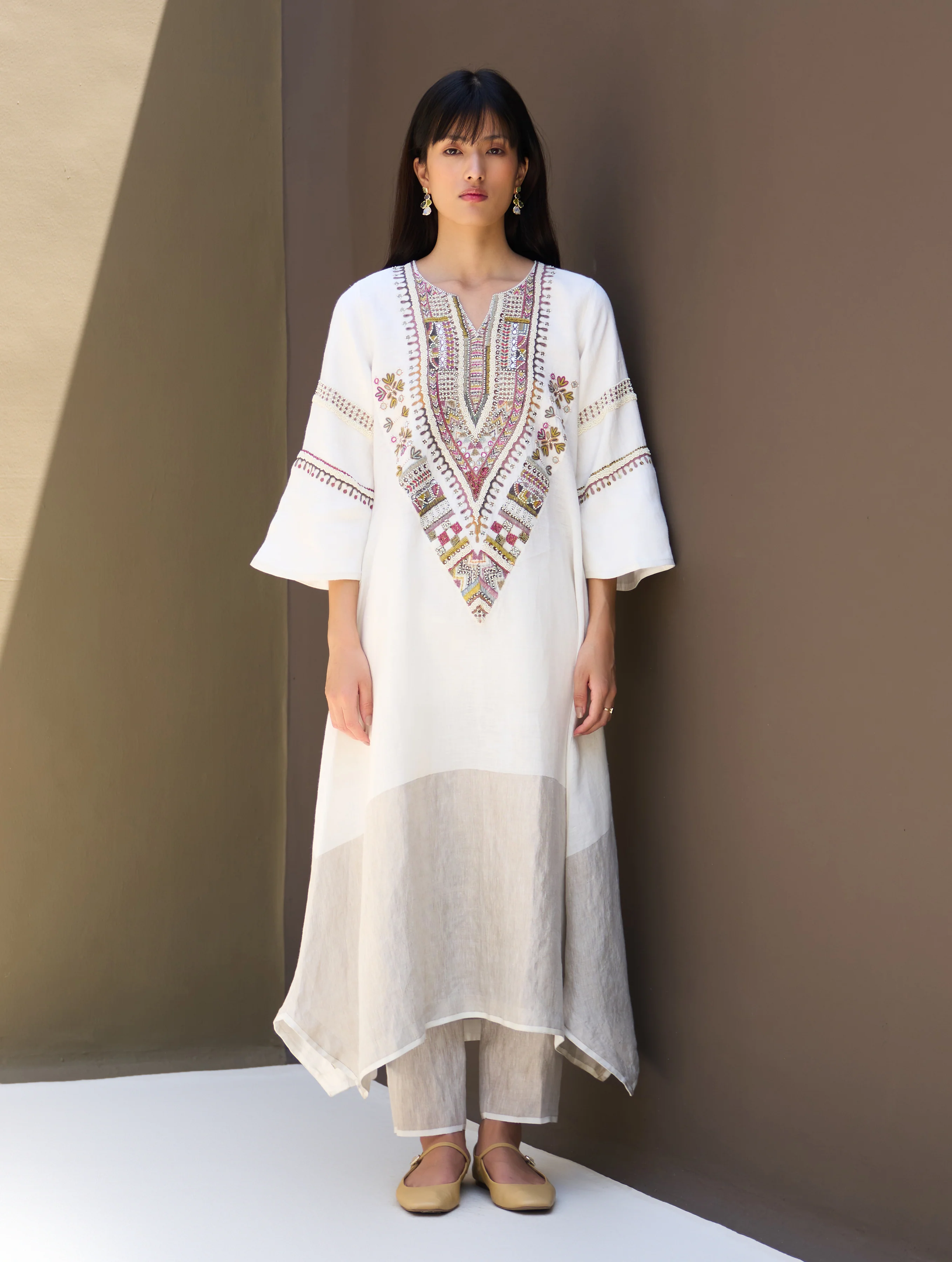Afra Hand-Embroidered Kurta - Ivory - Image 3