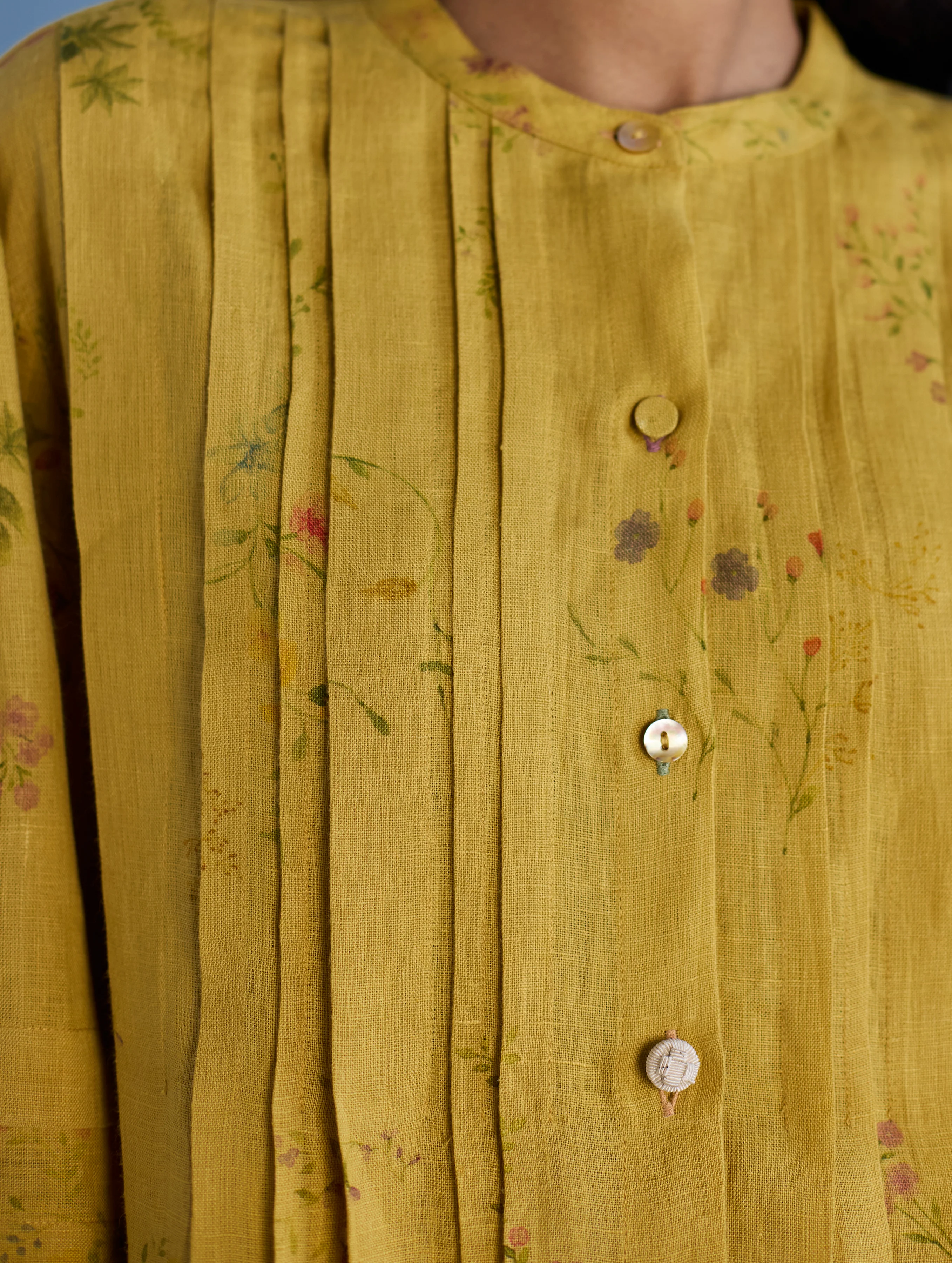 Akavi Pleated Floral Linen Shirt - Ochre - Image 3