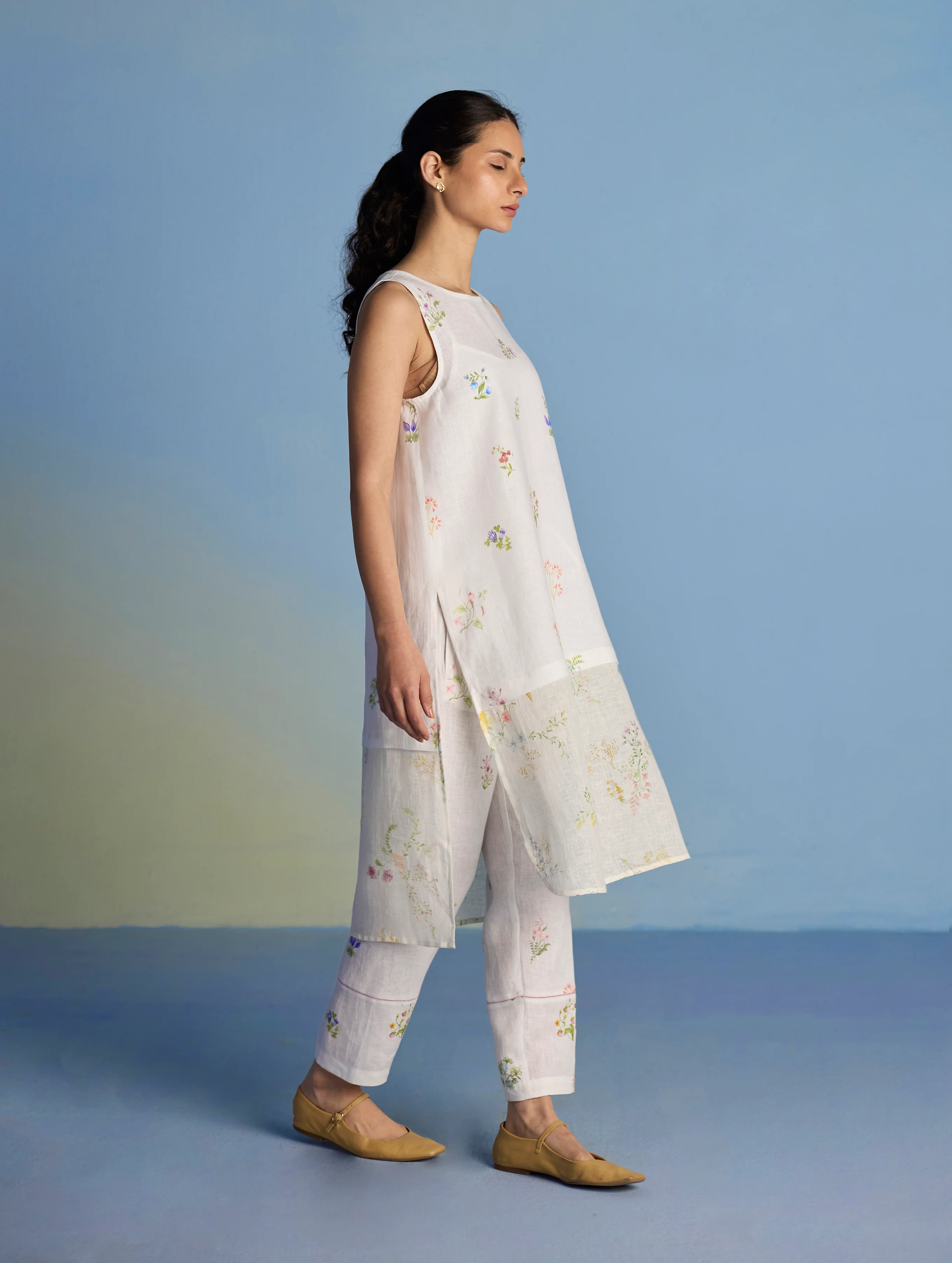 Aneya Patchwork Floral Linen Kurta - White - Image 7