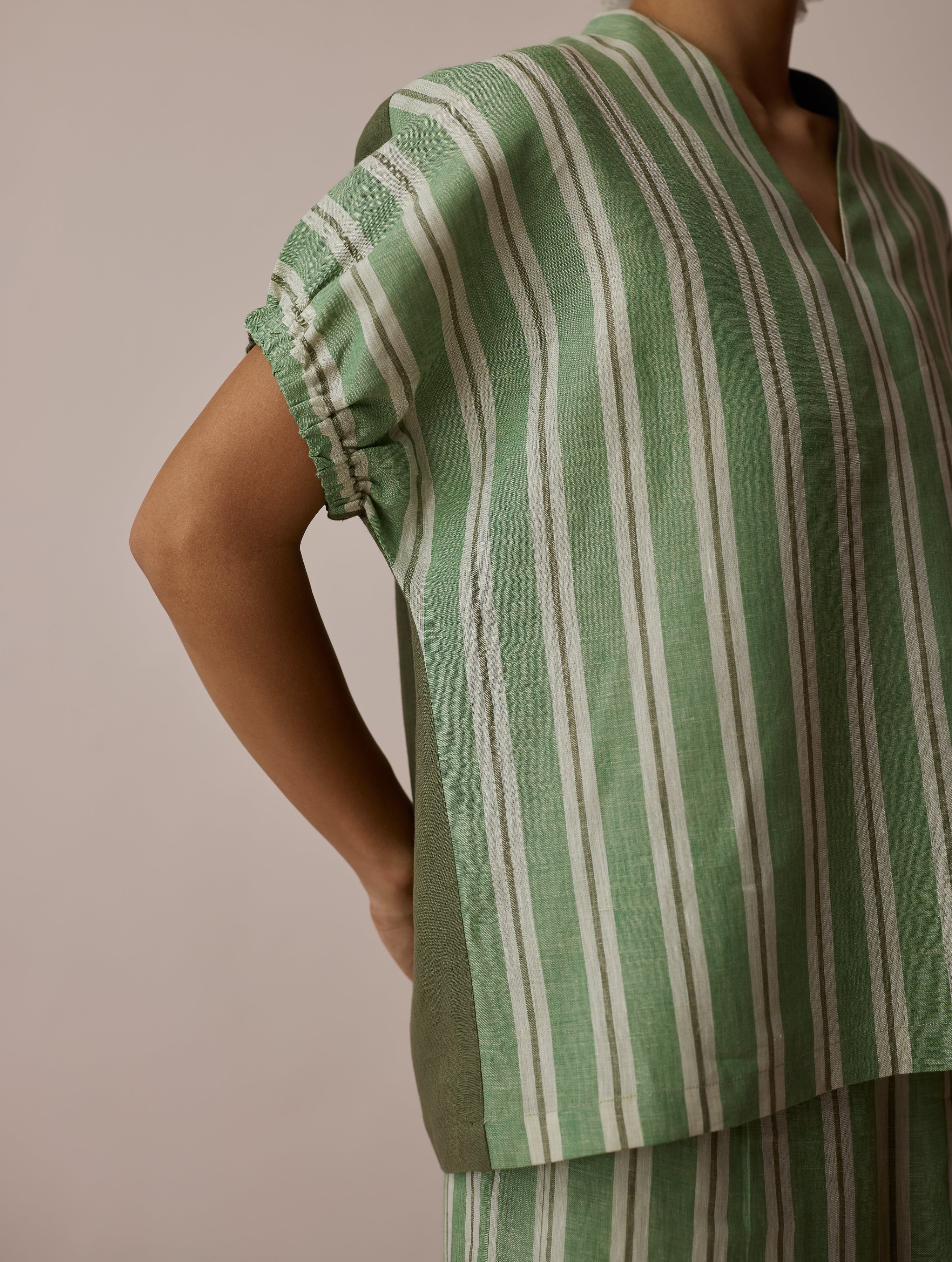 Anne V-Neck Stripe Linen Top - Fern - Image 3