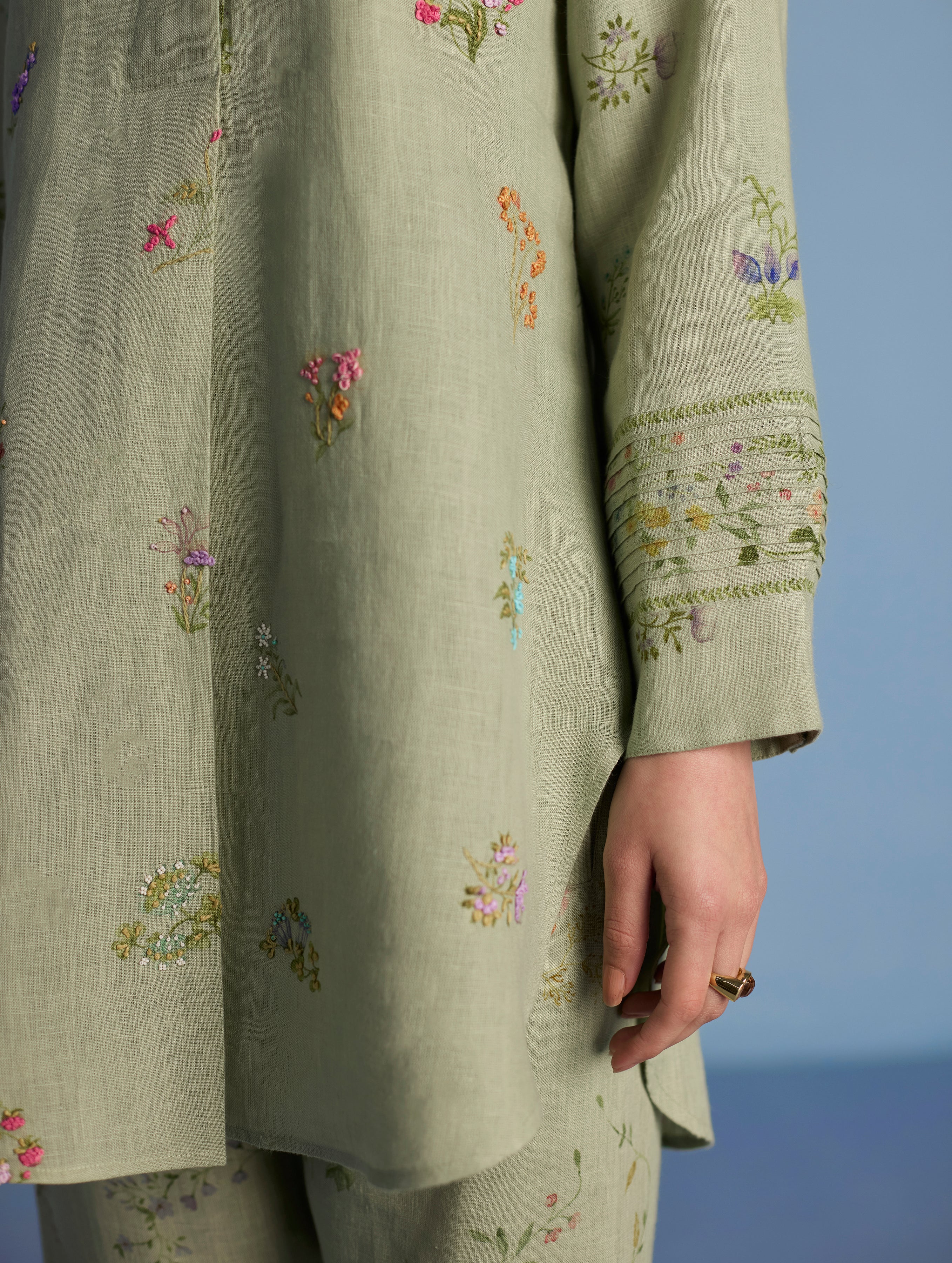 Anya Hand-Embroidered Floral Linen Kurta - Mint - Image 5