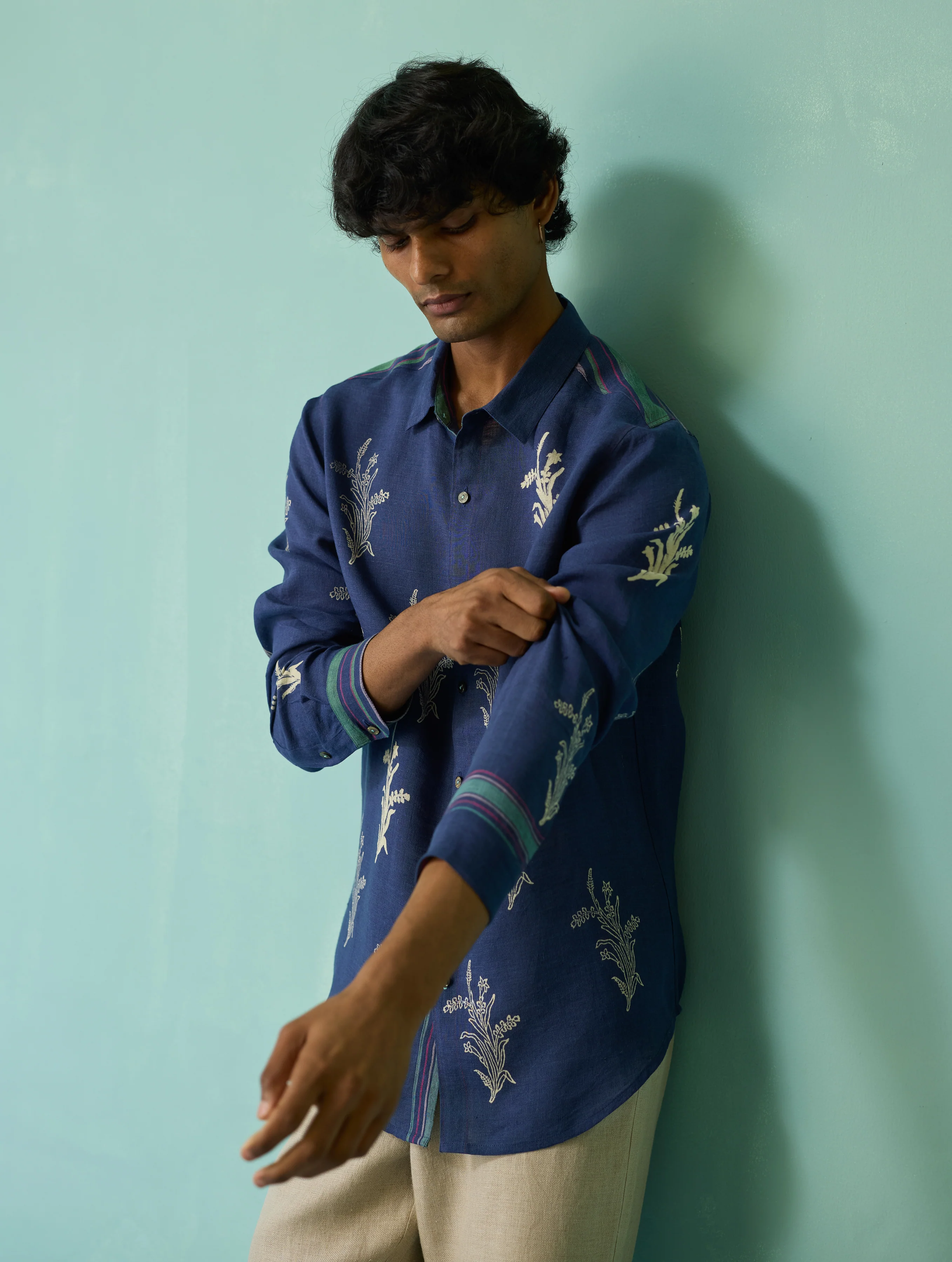 Arden Block-Printed Floral Shirt - Indigo - Image 10