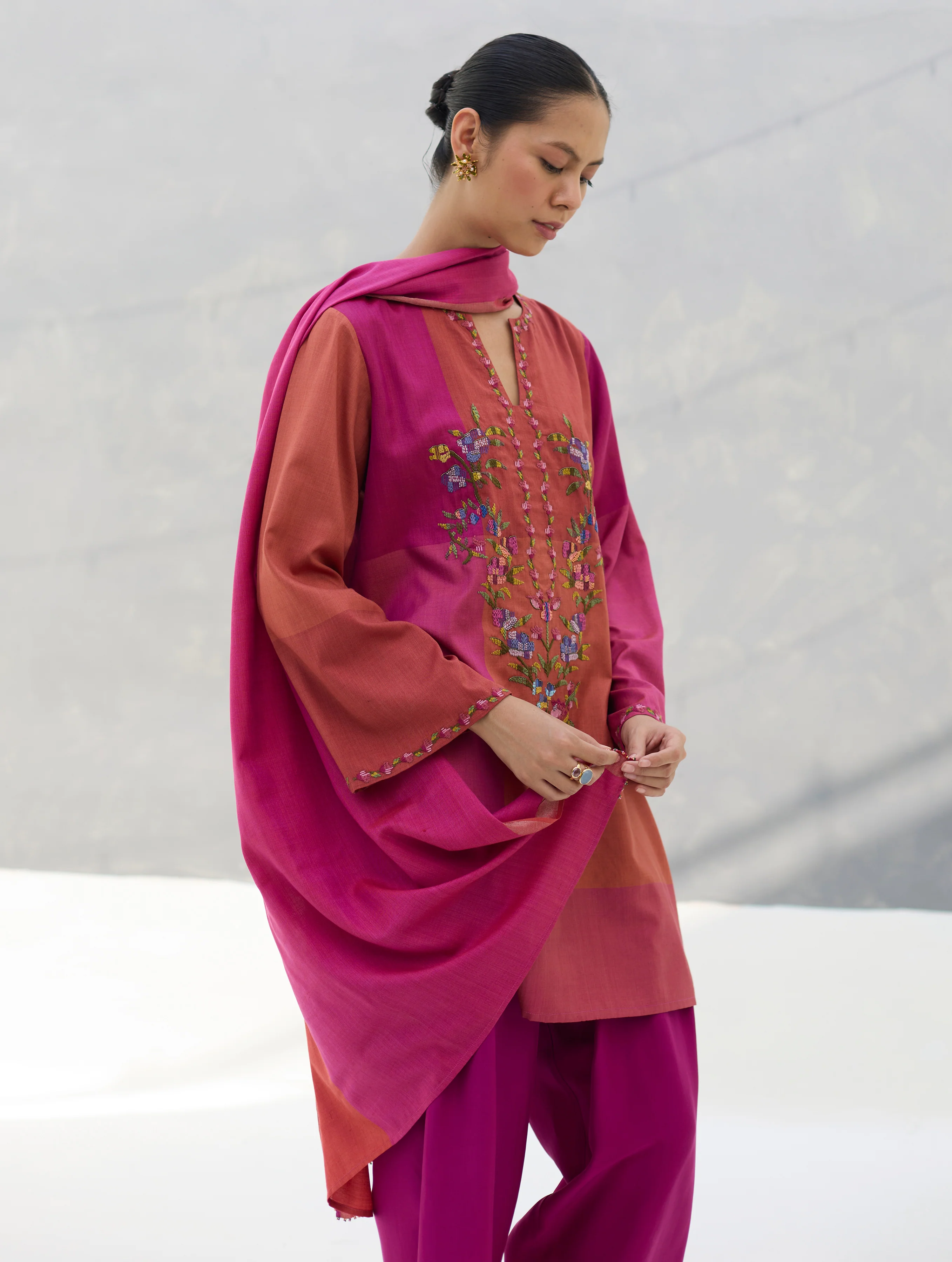 Athiya Hand-Embroidered Kurta Set - Rose - Image 7