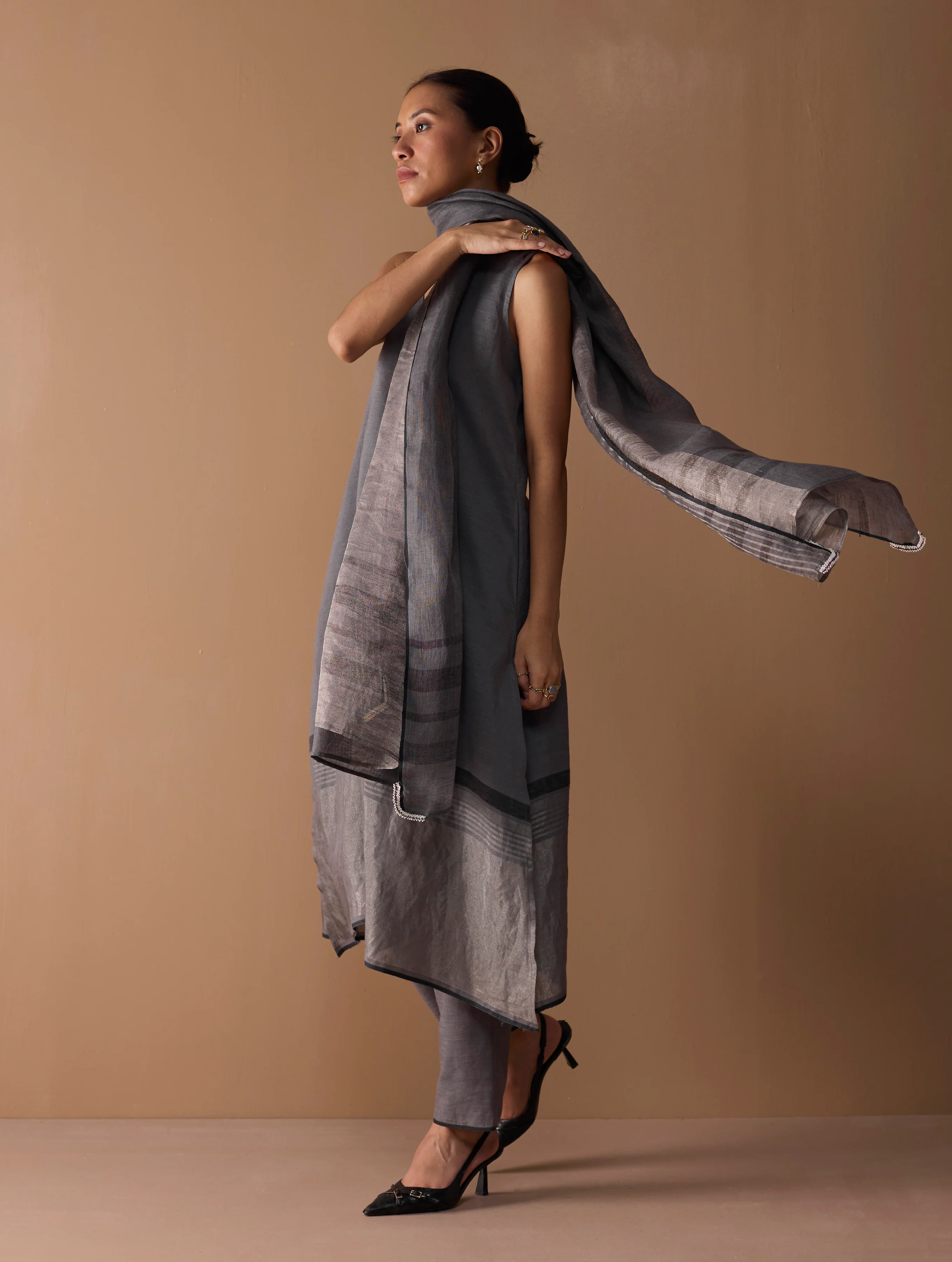 Baro Metallic Linen Stripe Dupatta - Metallic Grey - Image 5