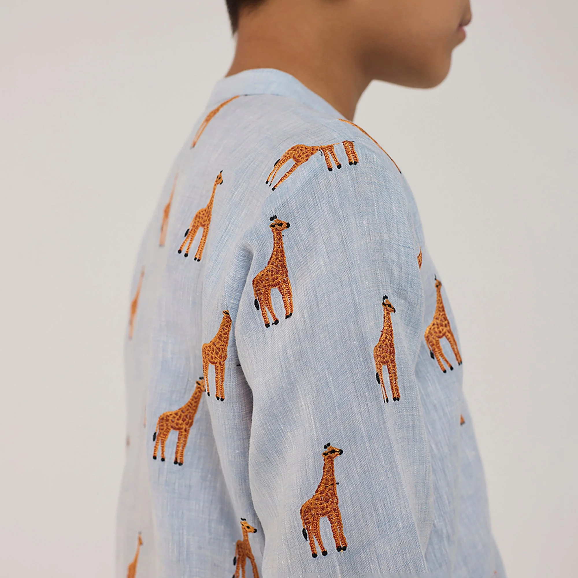 Ben Linen Shirt - Sky (Giraffe) - Image 2