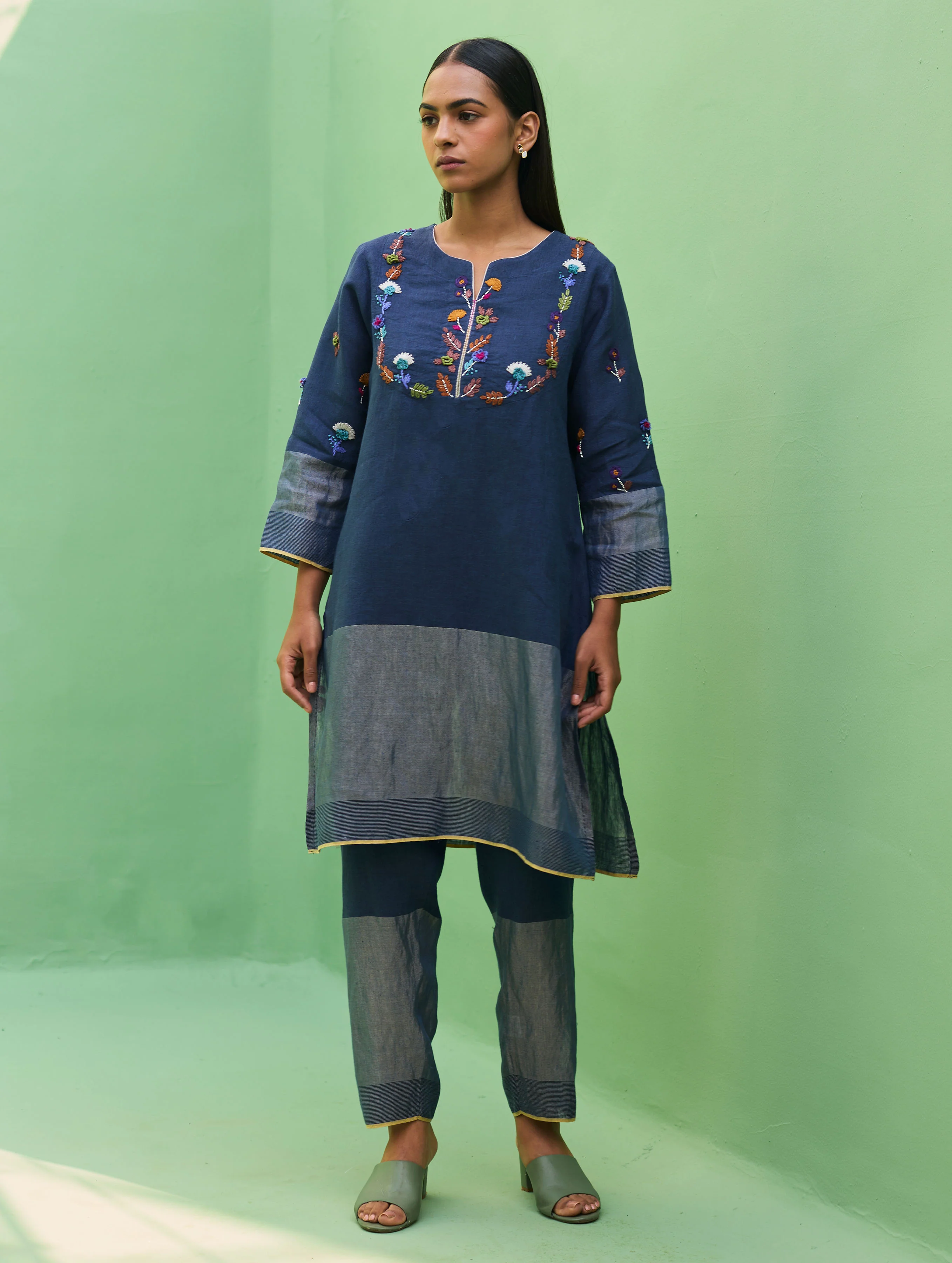 Celia Hand-Embroidered Metallic Linen Kurta - Navy - Image 8