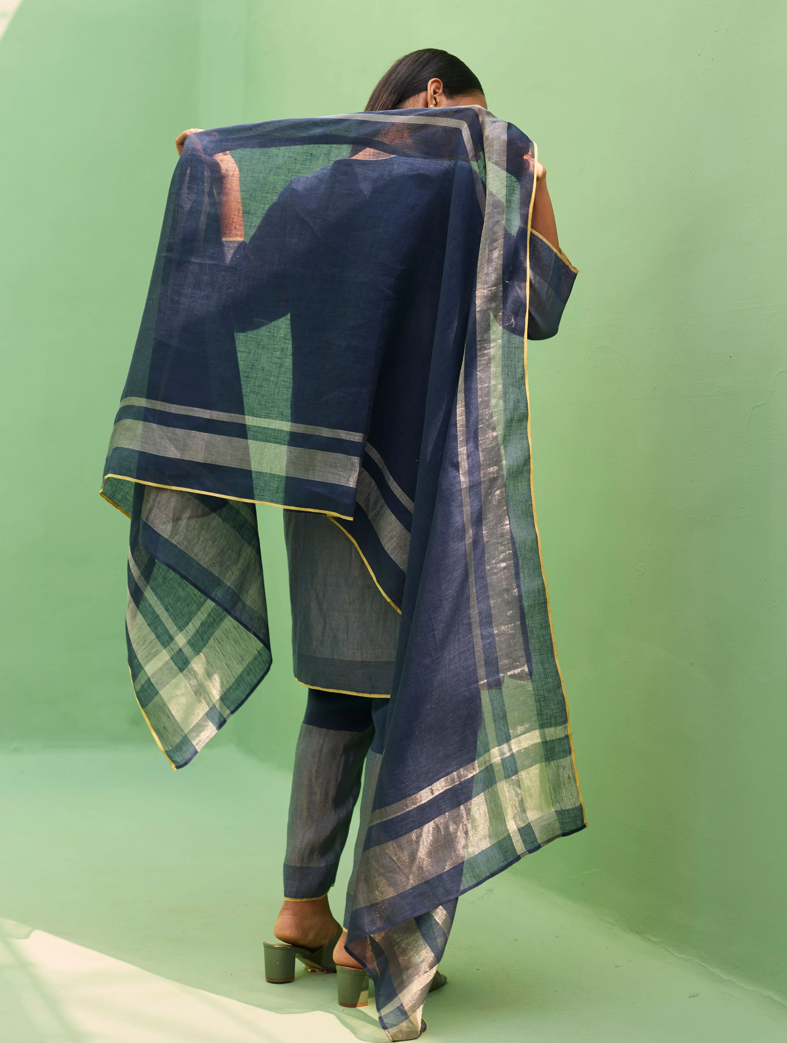 Celia Metallic Linen Hand-Embroidered Kurta Set - Navy - Image 9