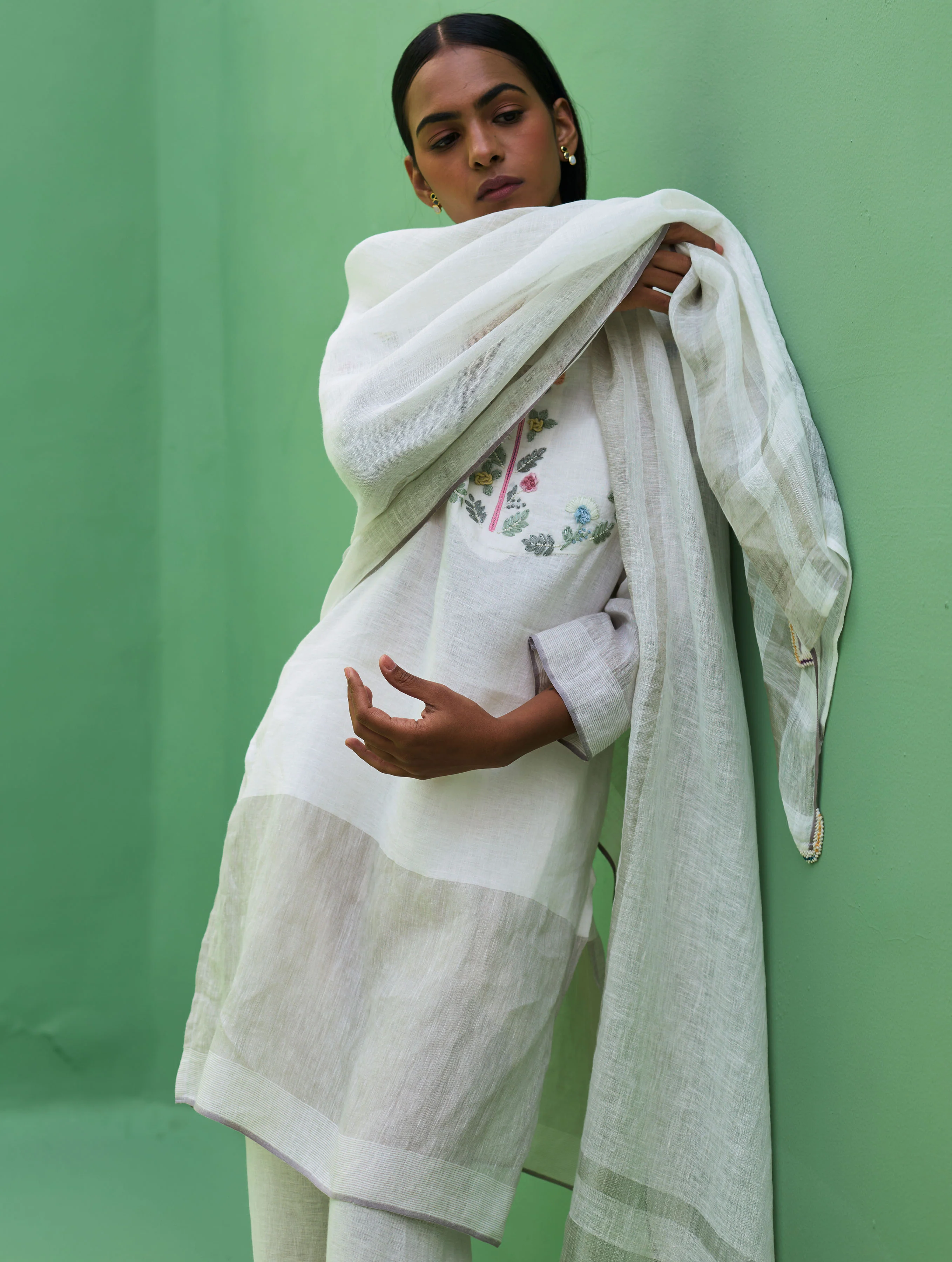 Celia Metallic Linen Hand-Embroidered Kurta Set - Ivory - Image 4