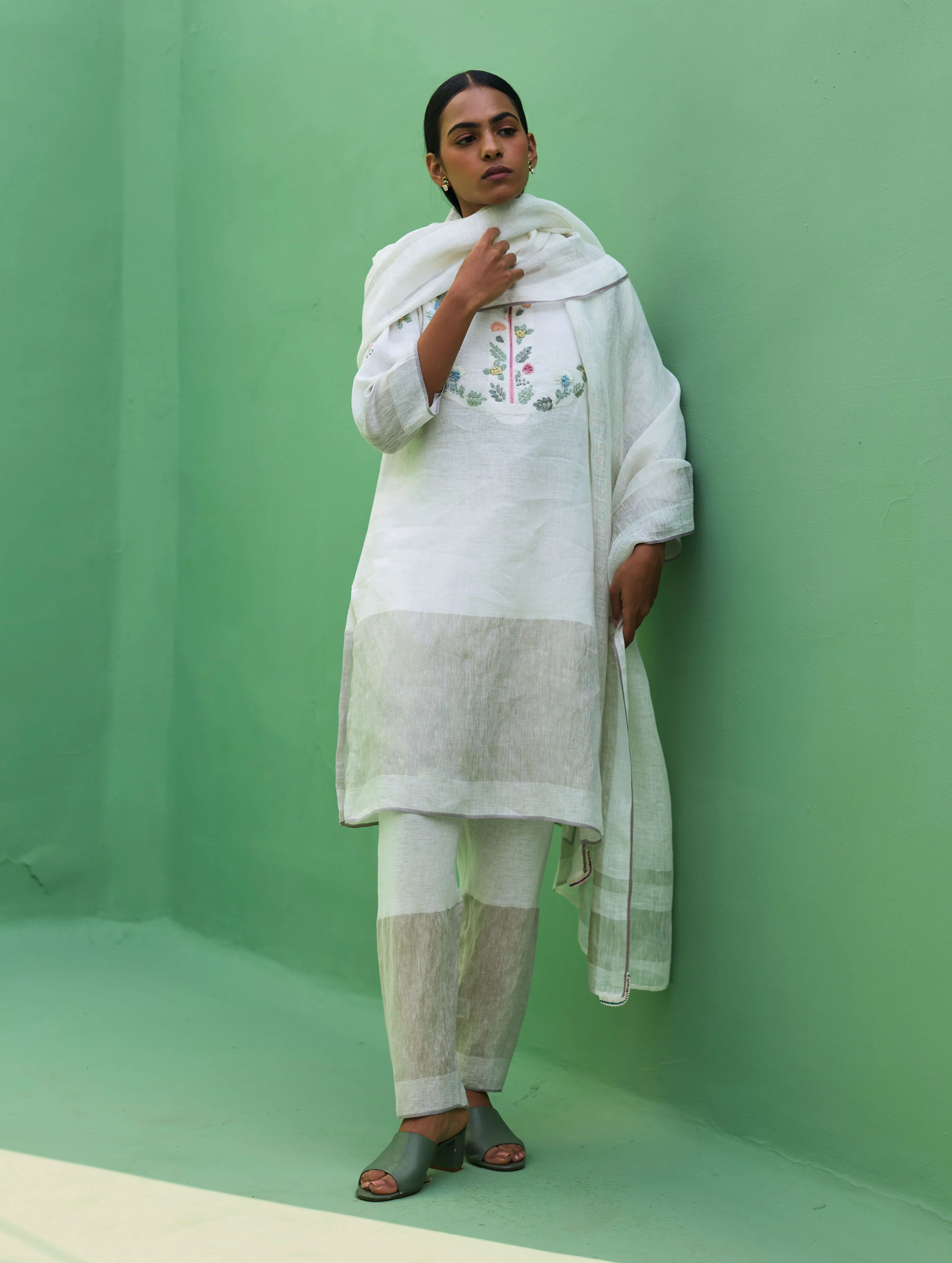 Celia Metallic Linen Hand-Embroidered Kurta Set - Ivory - Image 9