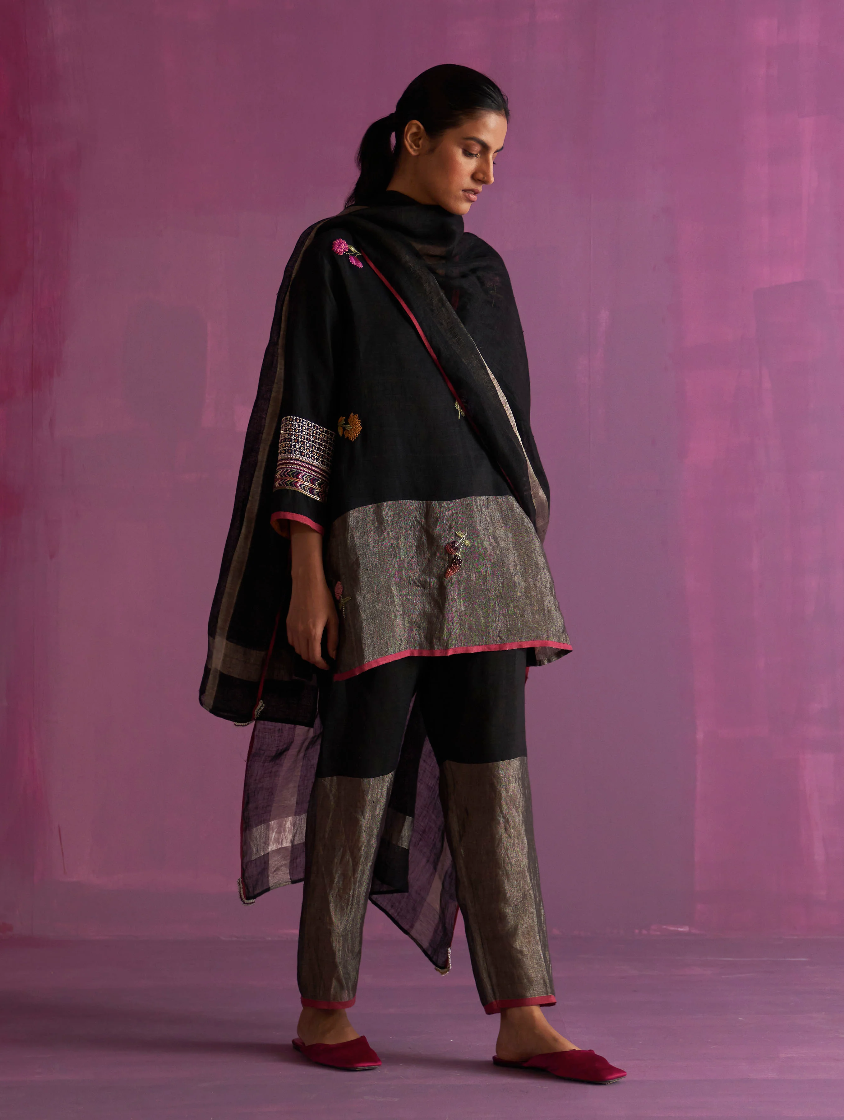 Cyra Hand-Embroidered Kurta Set - Black - Image 2
