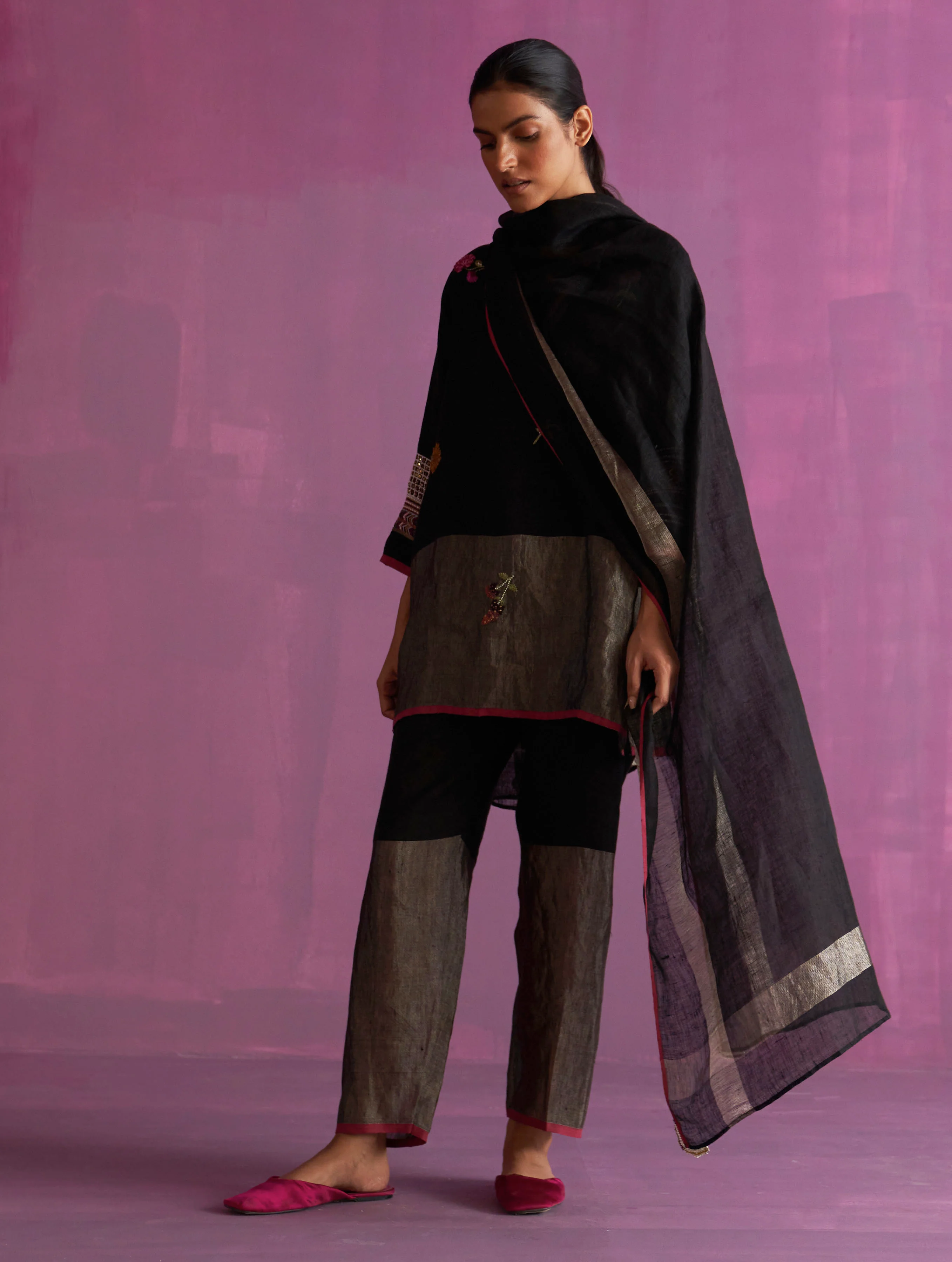 Cyra Hand-Embroidered Kurta Set - Black - Image 4