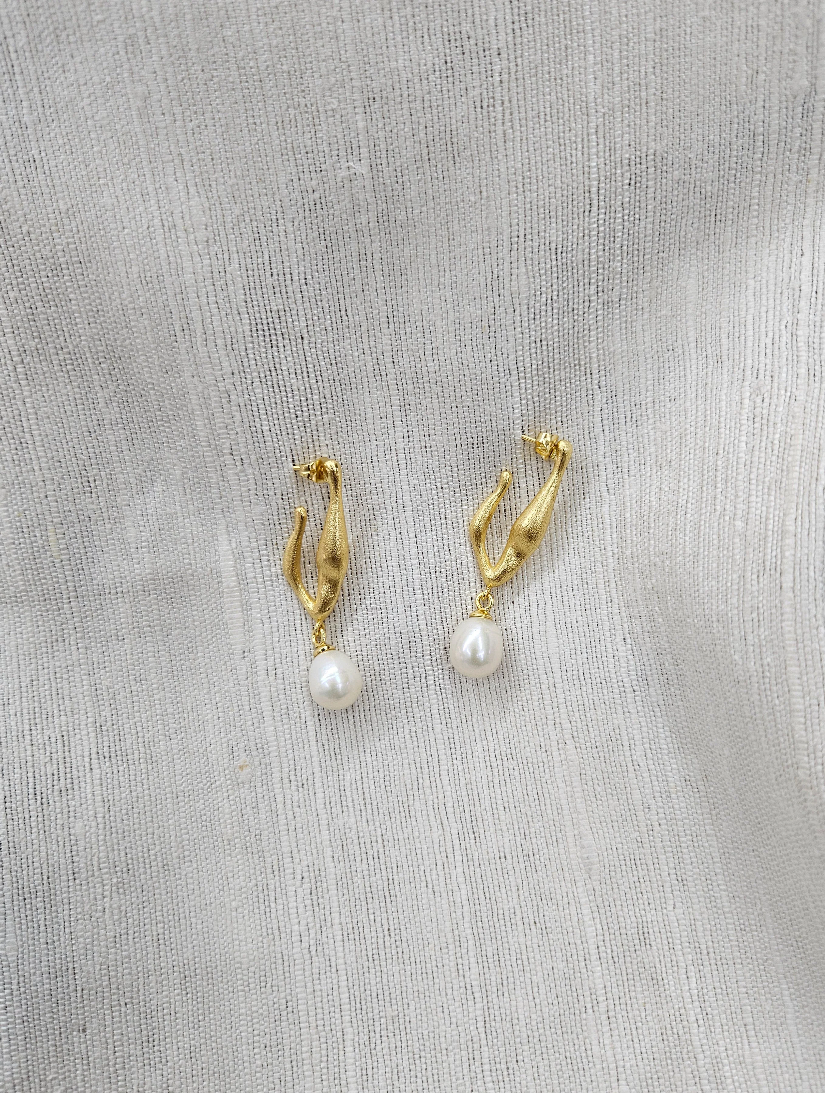 Elynn Earring - Pearl - Image 4