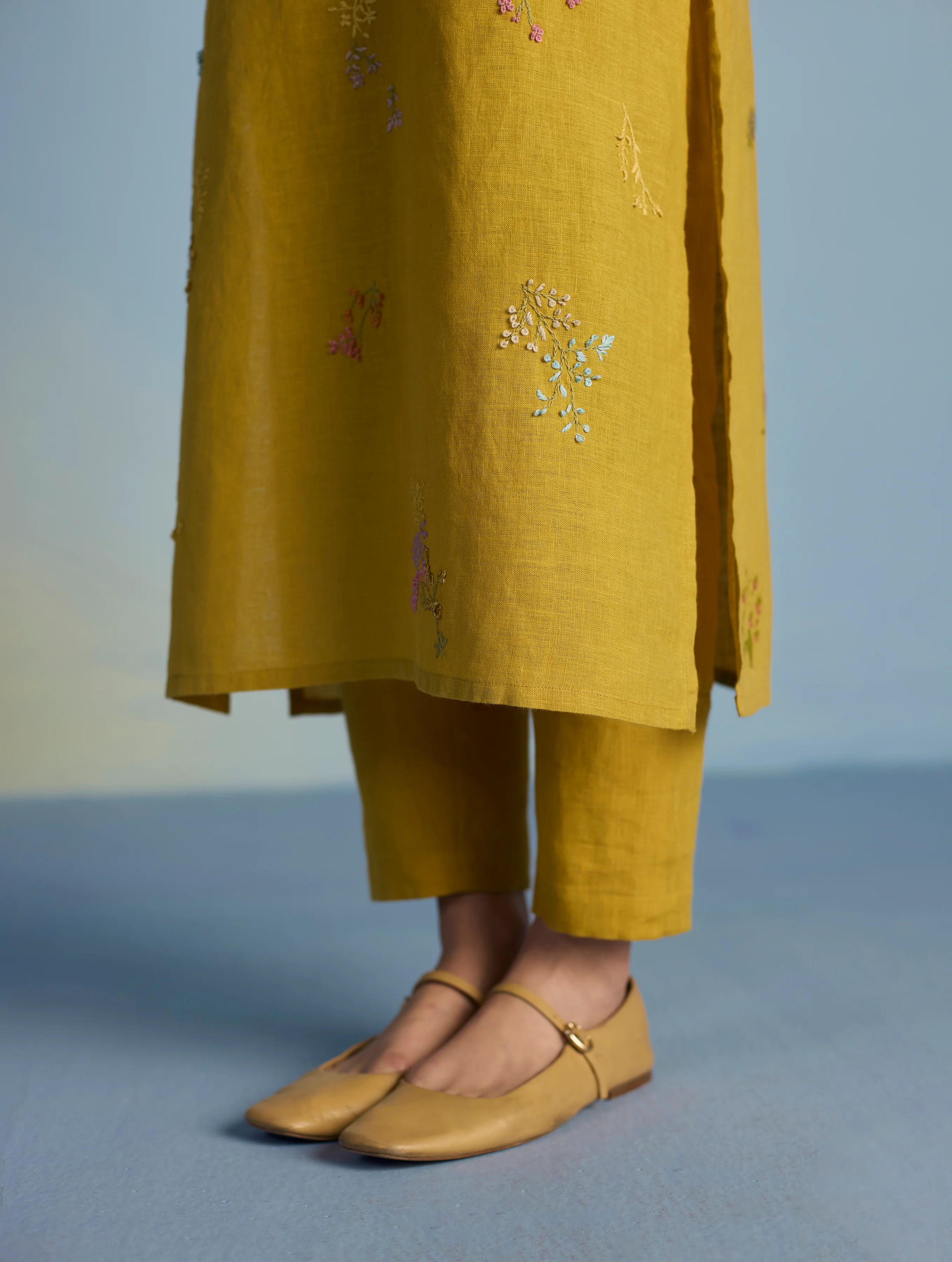 Emra Hand-Embroidered Linen Kurta Set - Ochre - Image 8