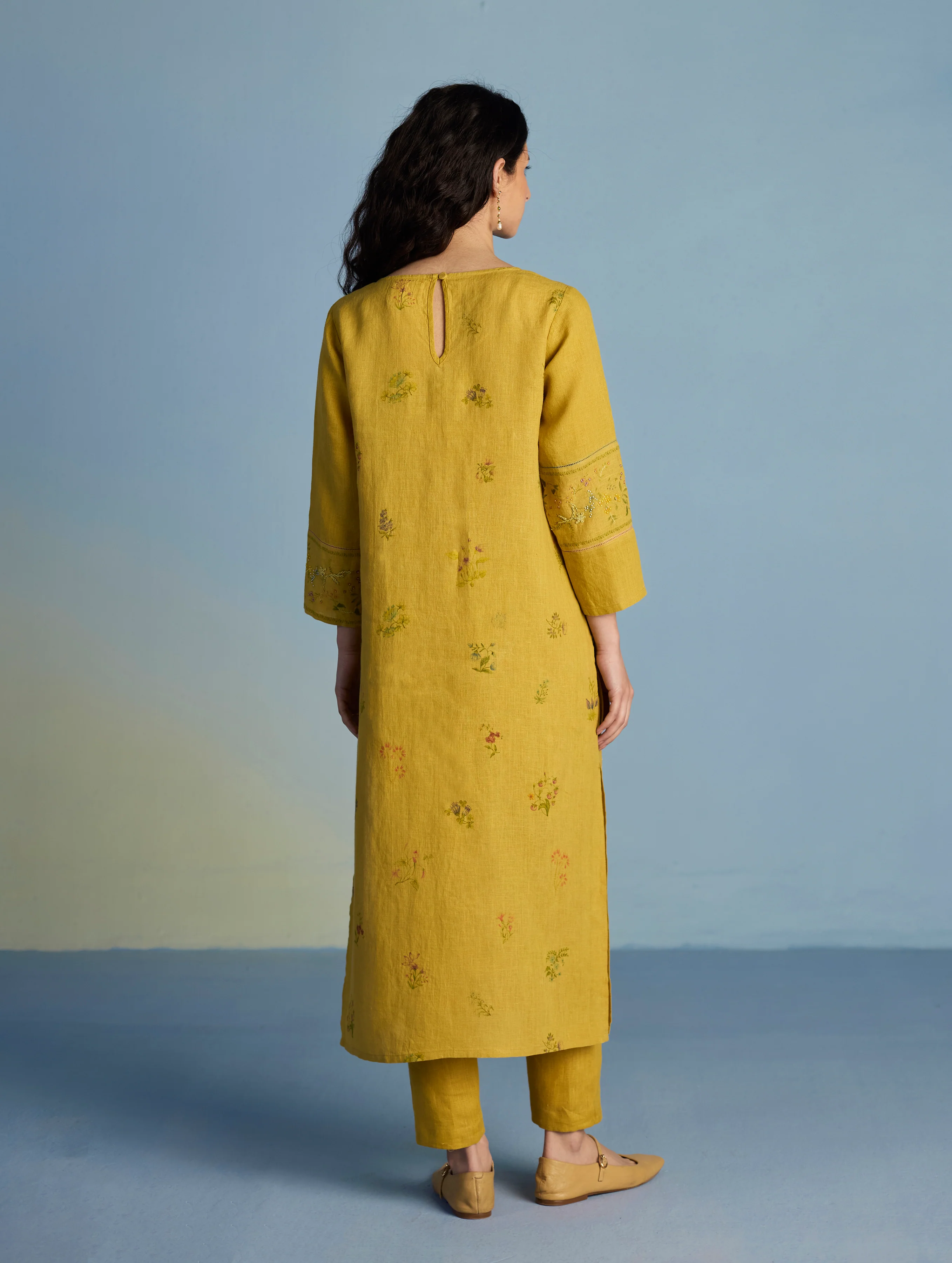 Emra Hand-Embroidered Linen Kurta Set - Ochre - Image 9
