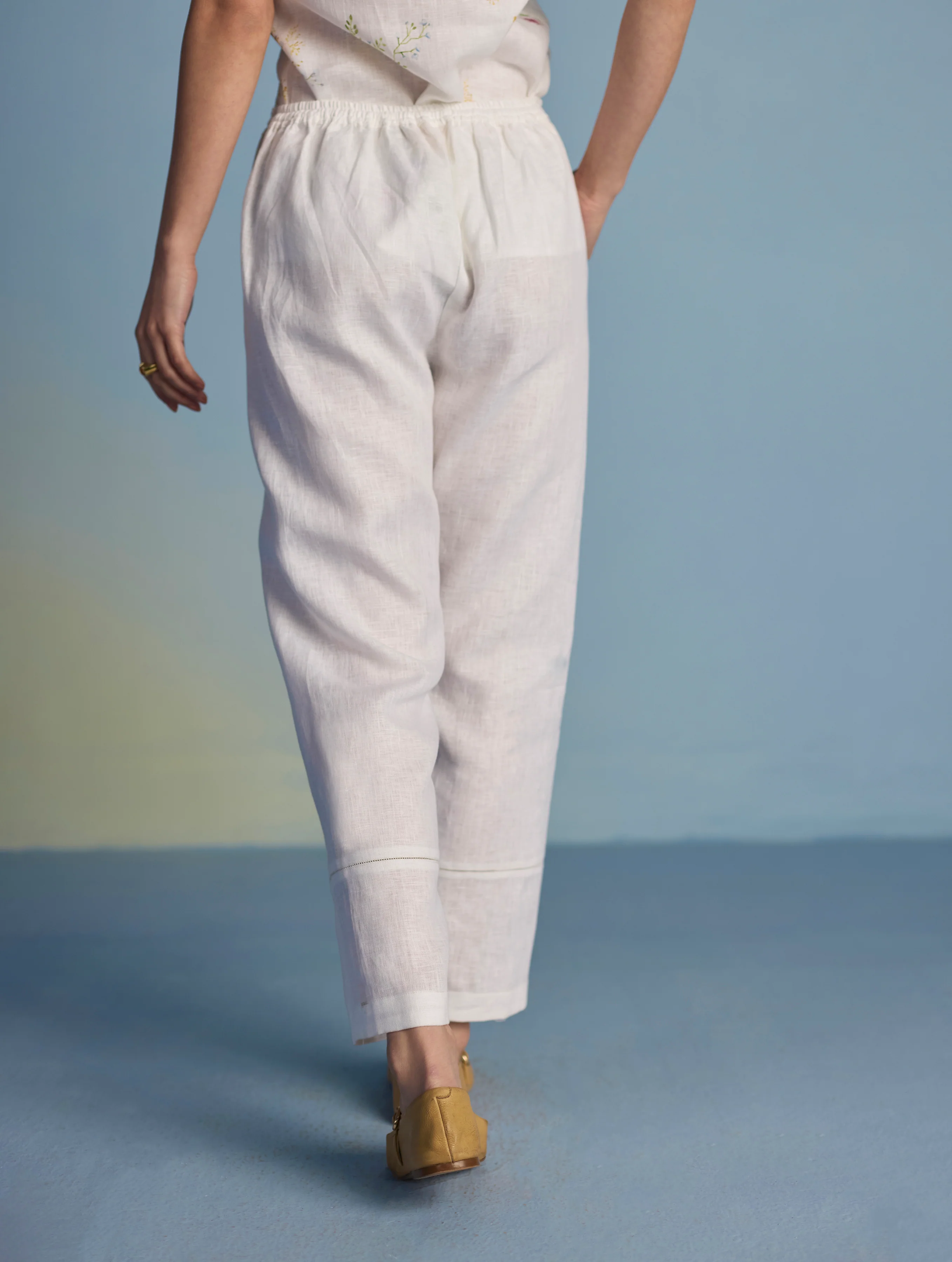 Emra Hand-Embroidered Linen Kurta Set - White - Image 15