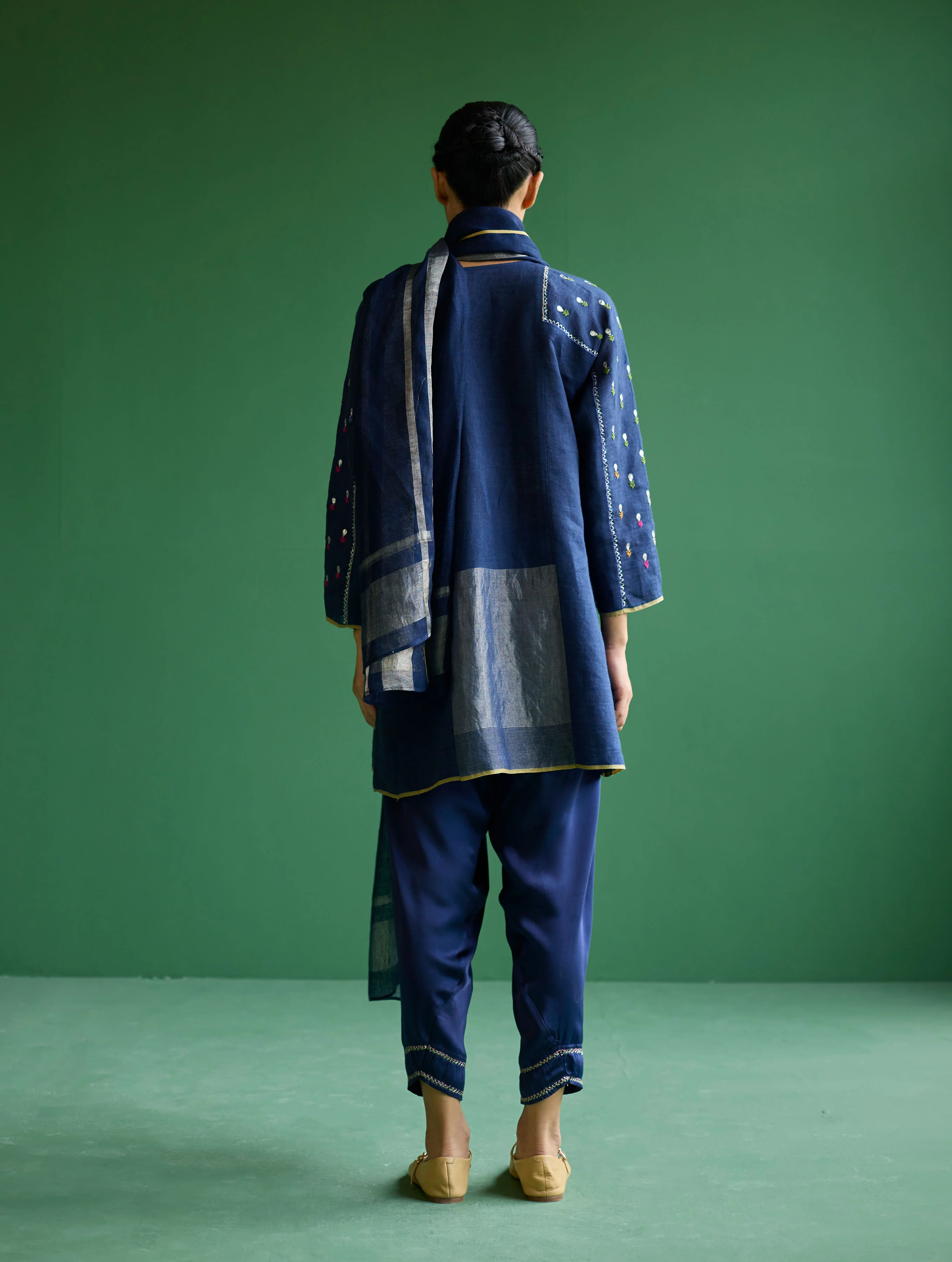 Ennya Hand-Embroidered Kurta Set - Navy - Image 6