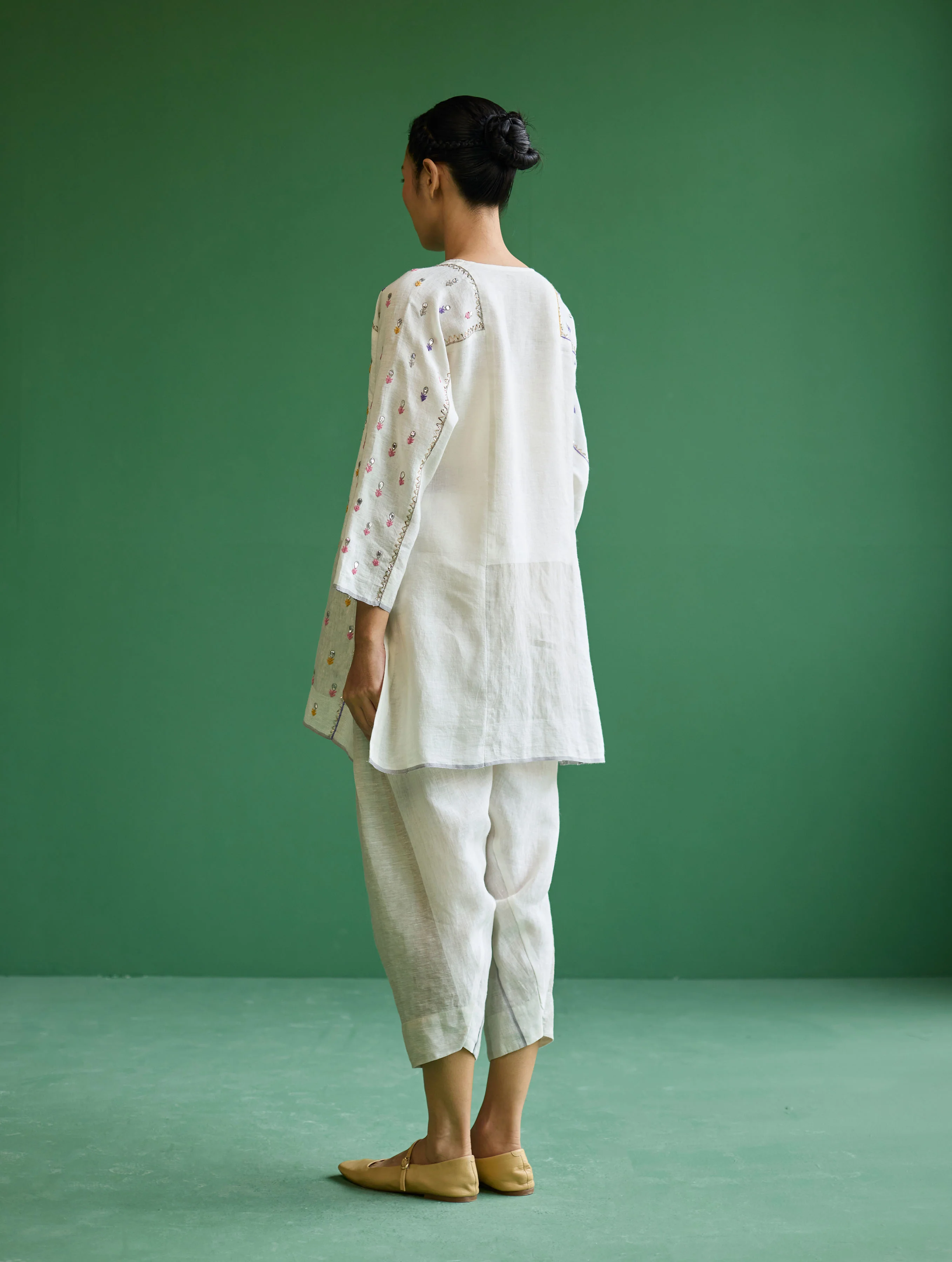 Ennya Hand-Embroidered Metallic Linen Kurta - Ivory - Image 5