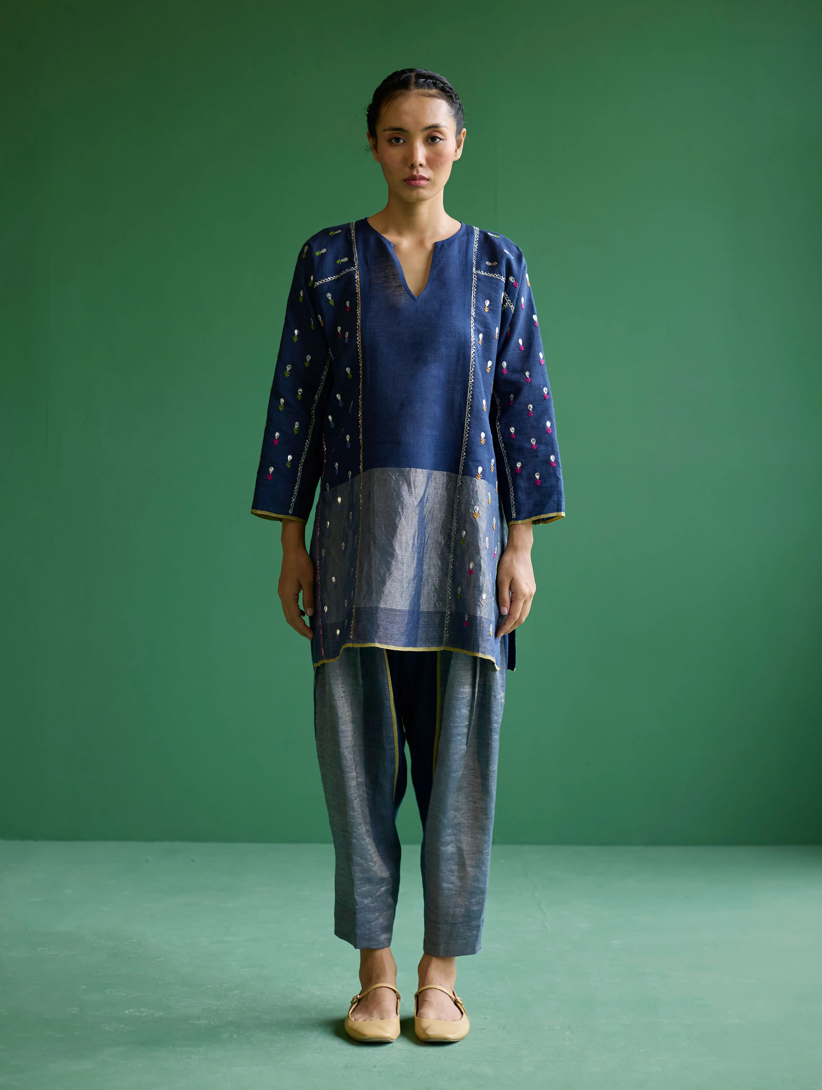 Ennya Hand-Embroidered Metallic Linen Kurta - Navy - Image 6
