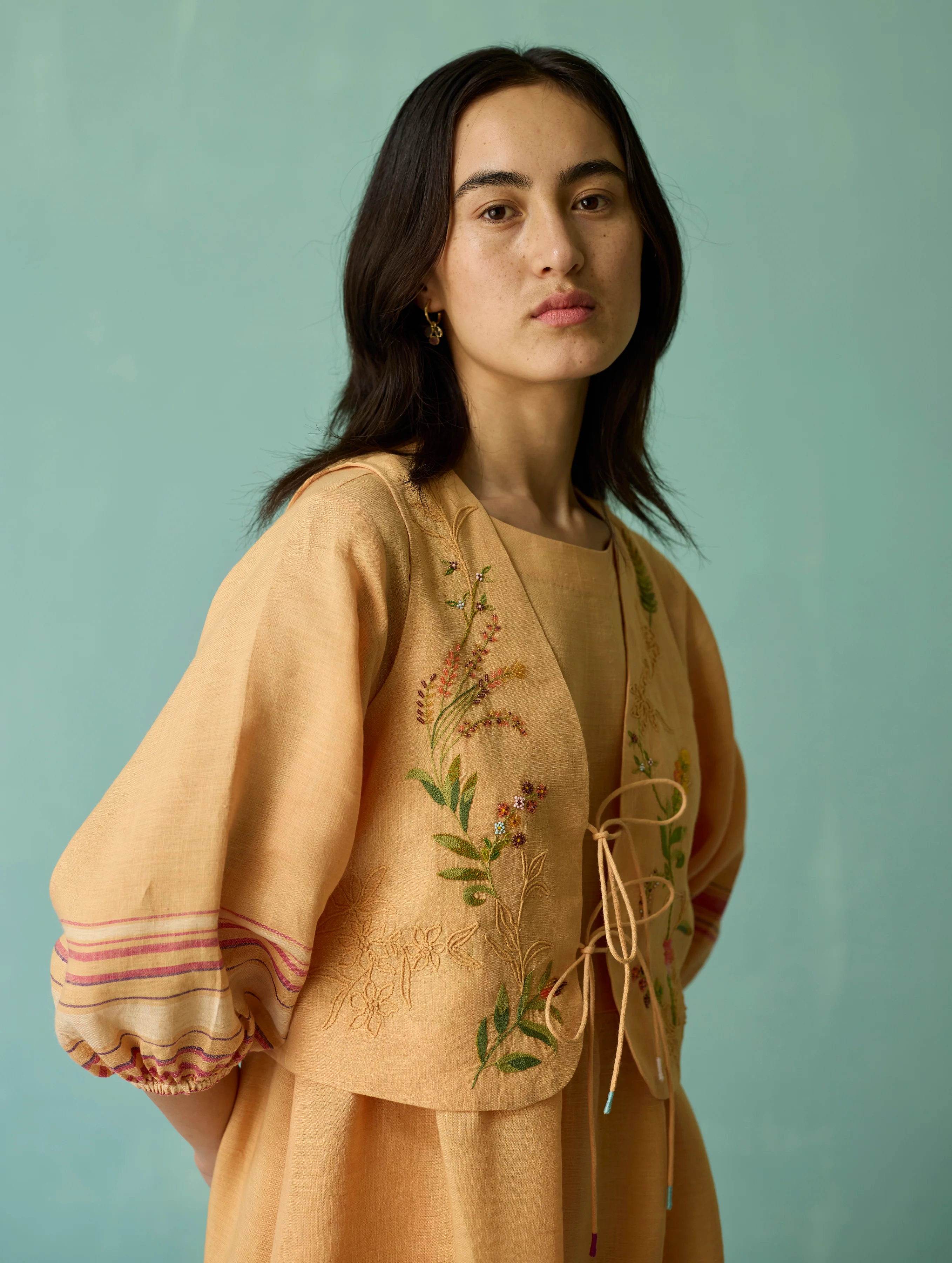 Eon Hand-Embroidered Floral Vest - Apricot