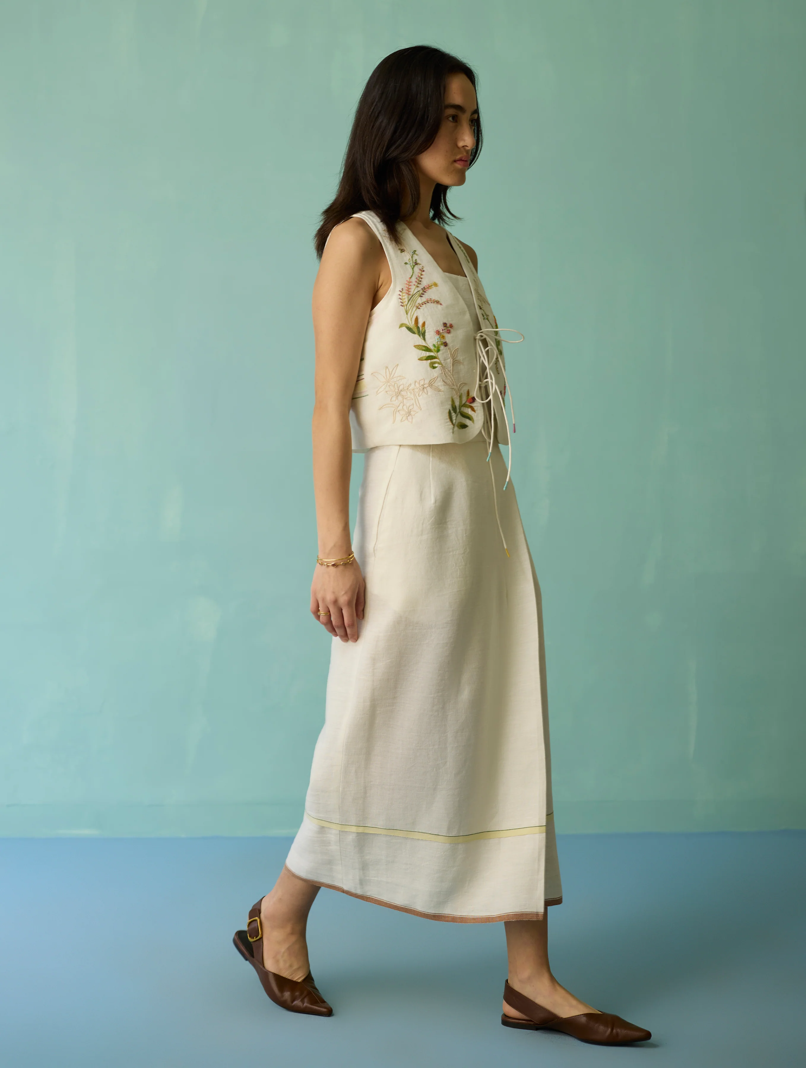 Eon Hand-Embroidered Floral Vest Co-ord Set - Ivory - Image 2