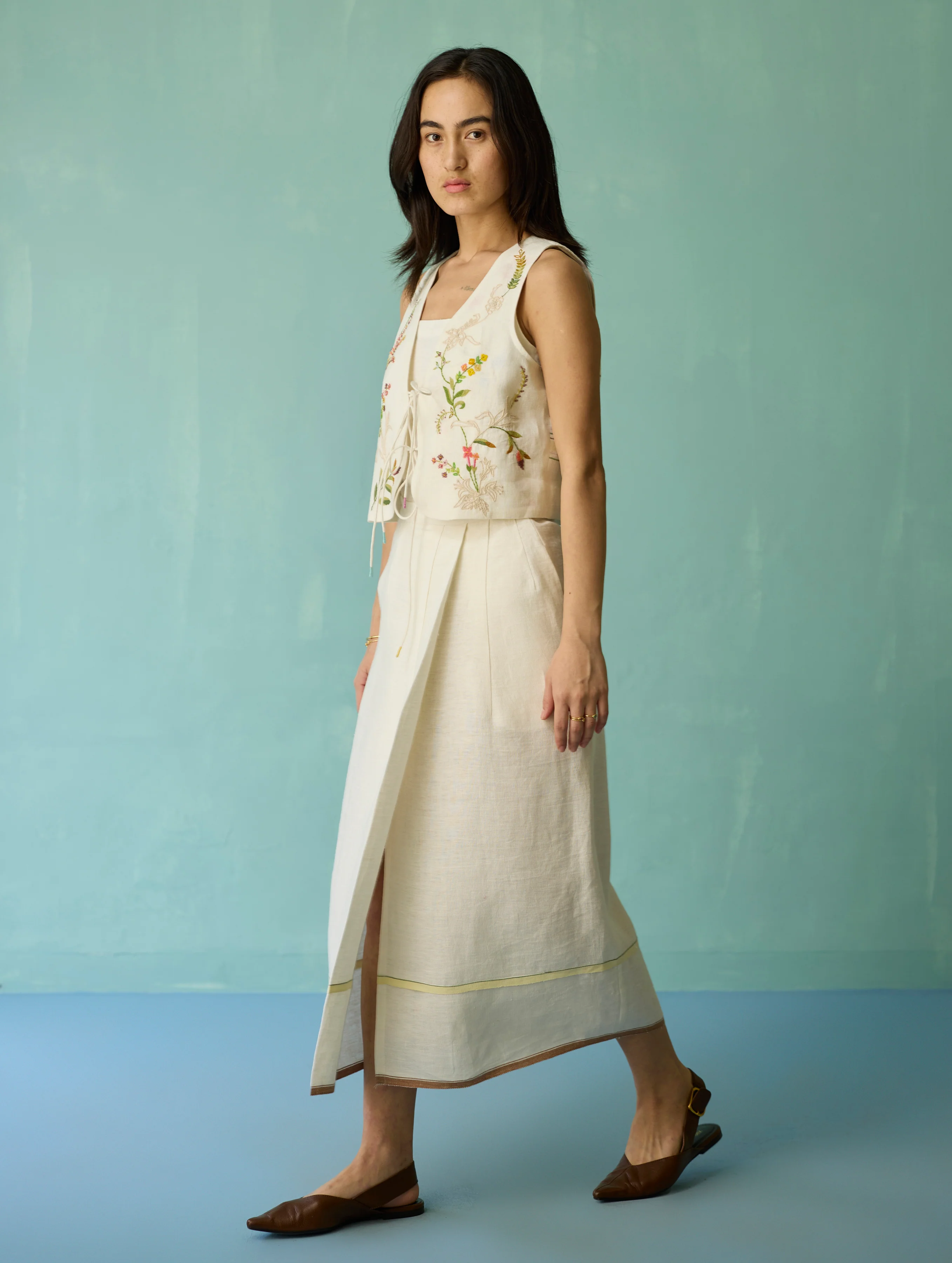 Eon Hand-Embroidered Floral Vest Co-ord Set - Ivory - Image 3