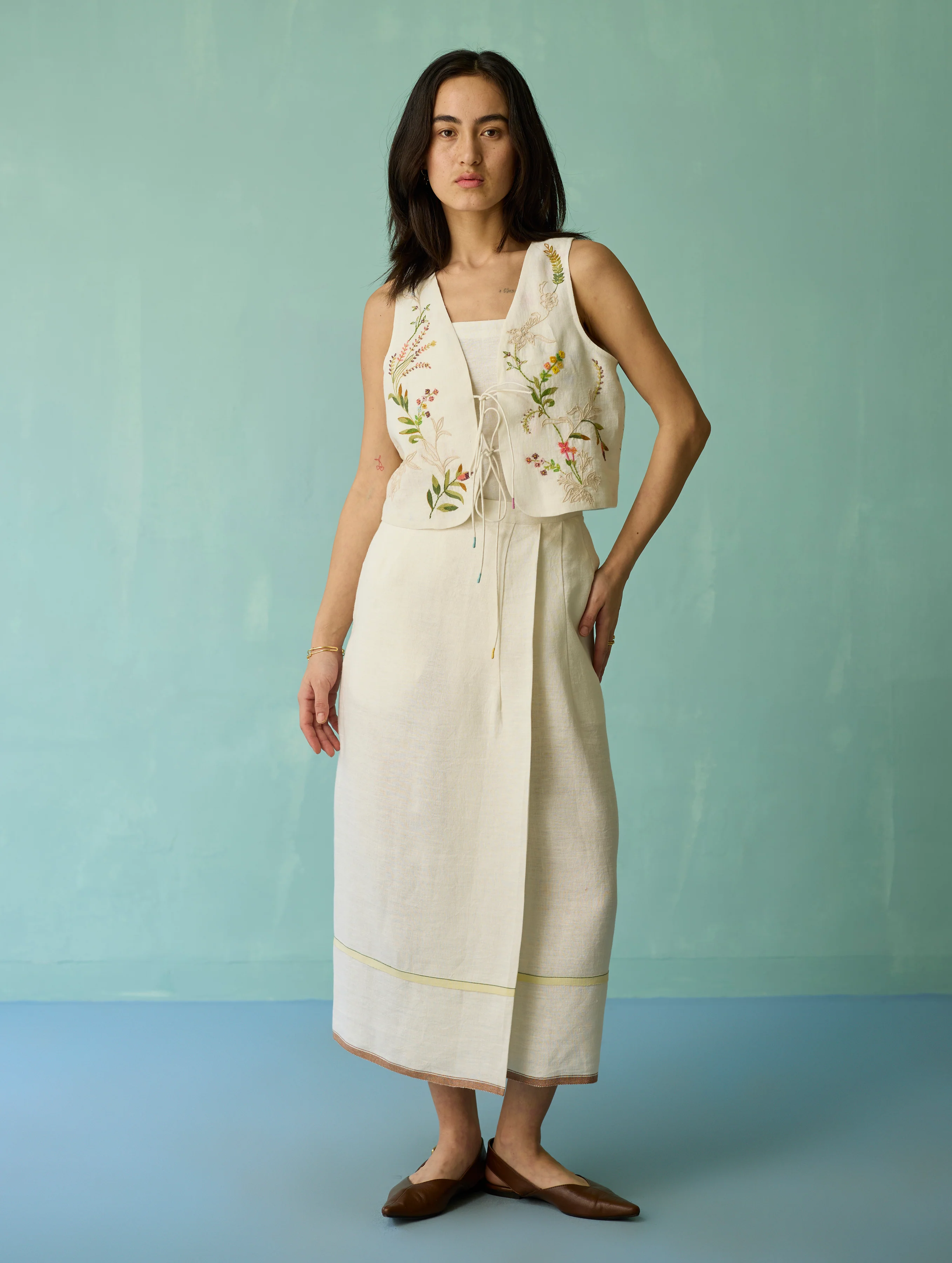 Eon Hand-Embroidered Floral Vest Co-ord Set - Ivory - Image 4