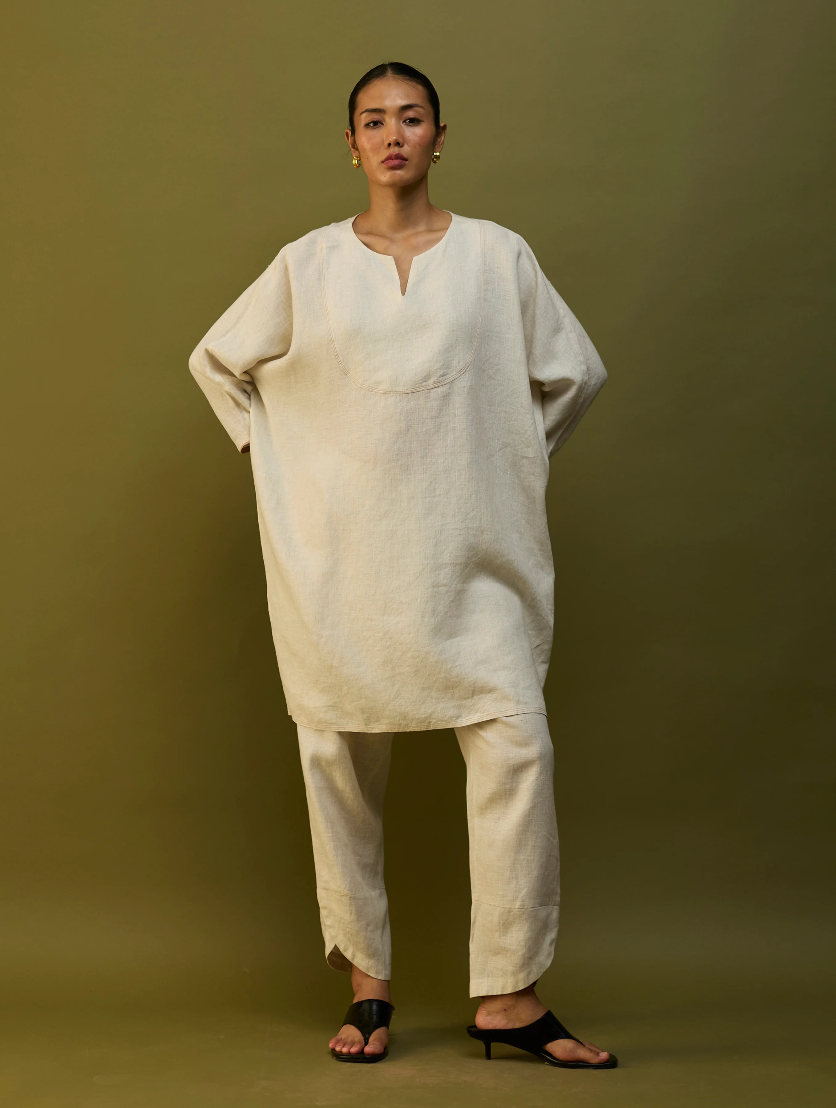 Etsu Yoke Linen Kurta - Off White - Image 4