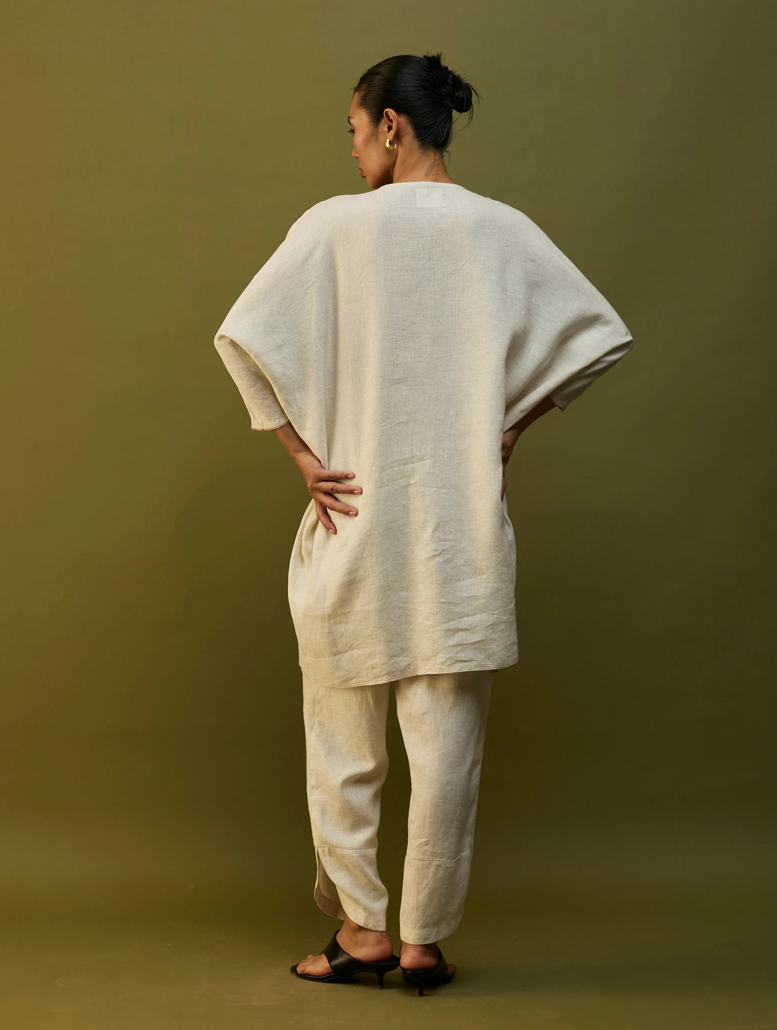 Etsu Yoke Linen Kurta - Off White - Image 7