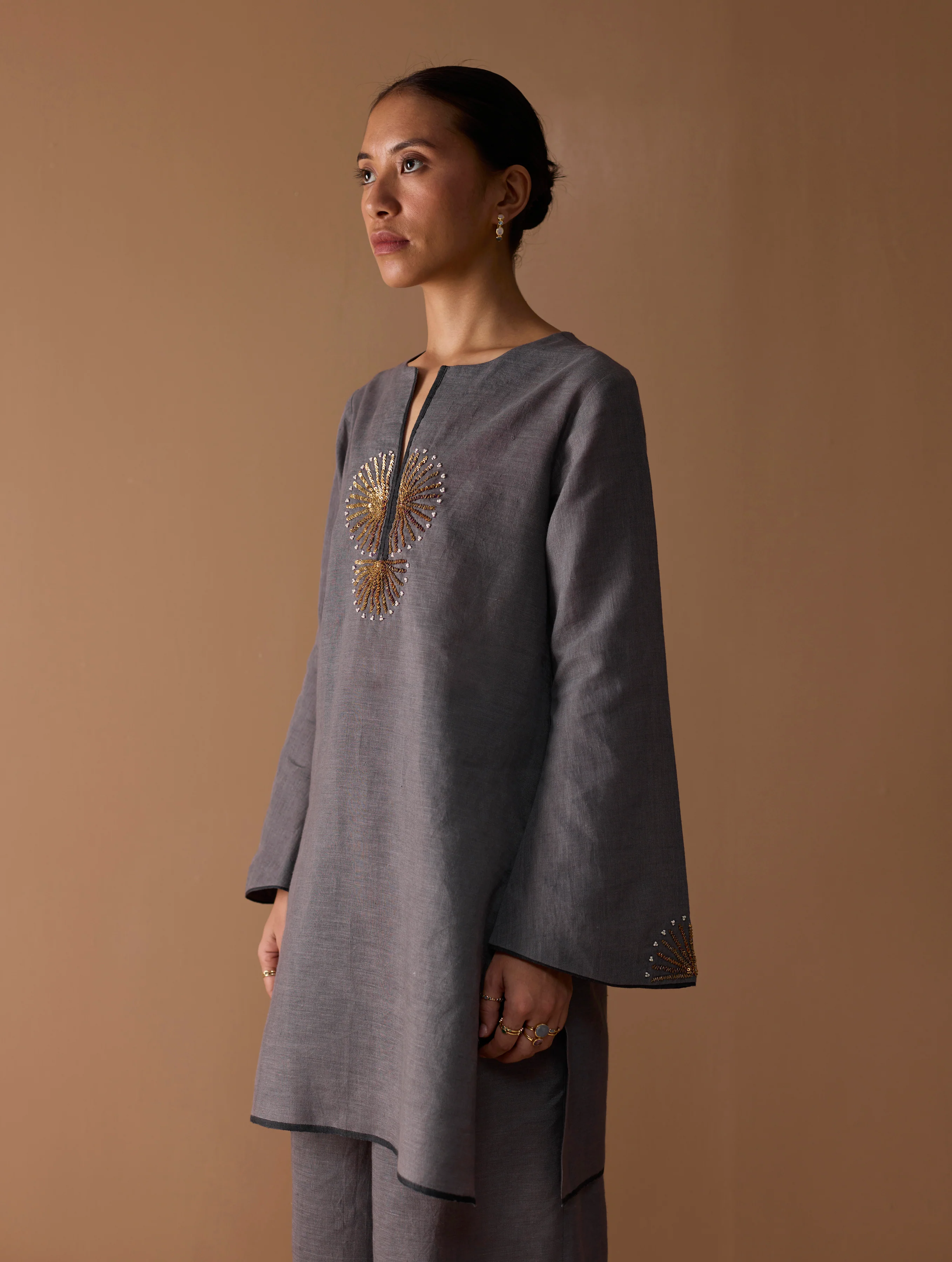 Gul Sequin Embroidered Short Kurta - Grey - Image 3
