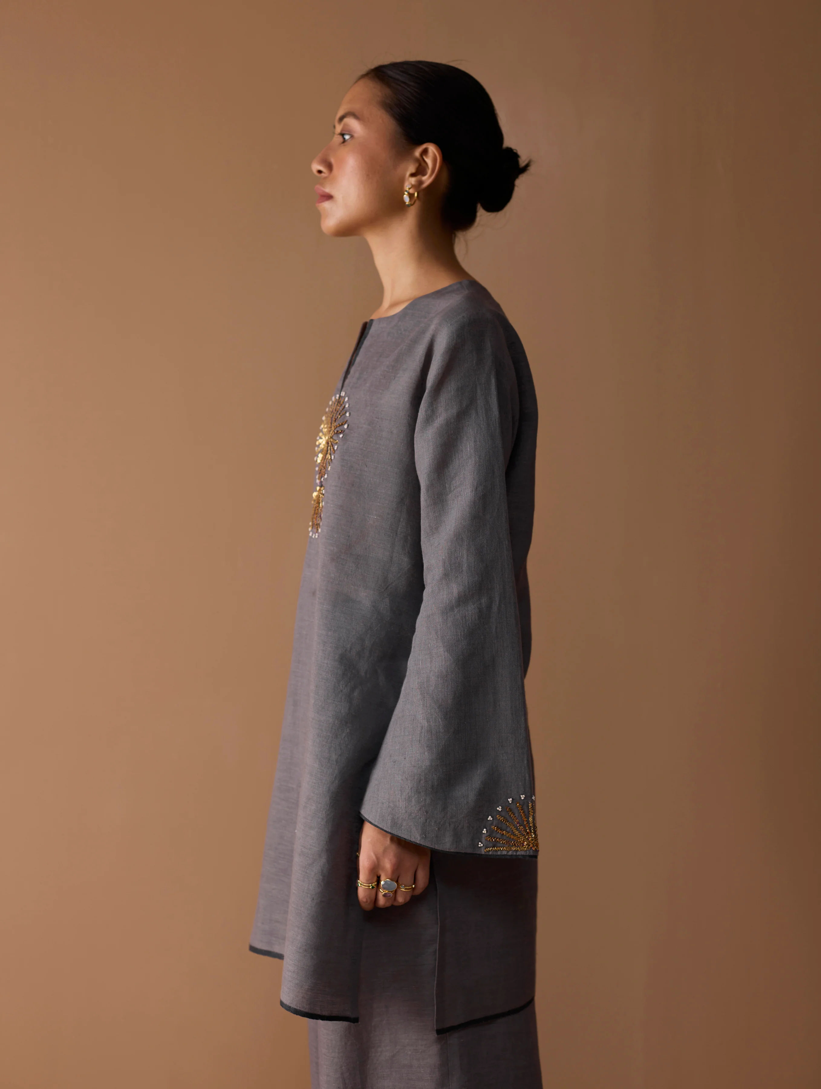 Gul Sequin Embroidered Short Kurta - Grey - Image 5