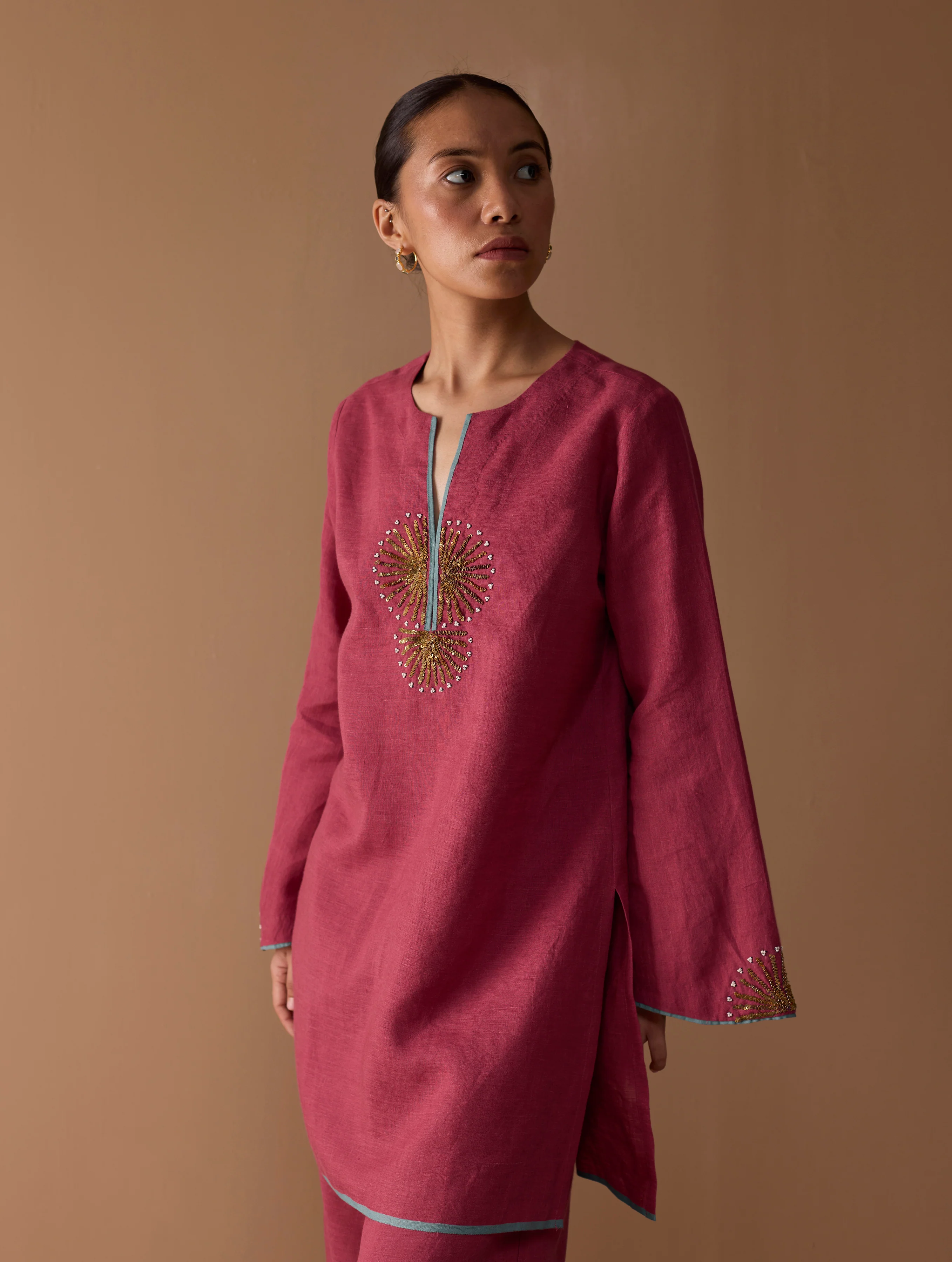Gul Sequin Embroidered Short Kurta Set - Crimson - Image 3