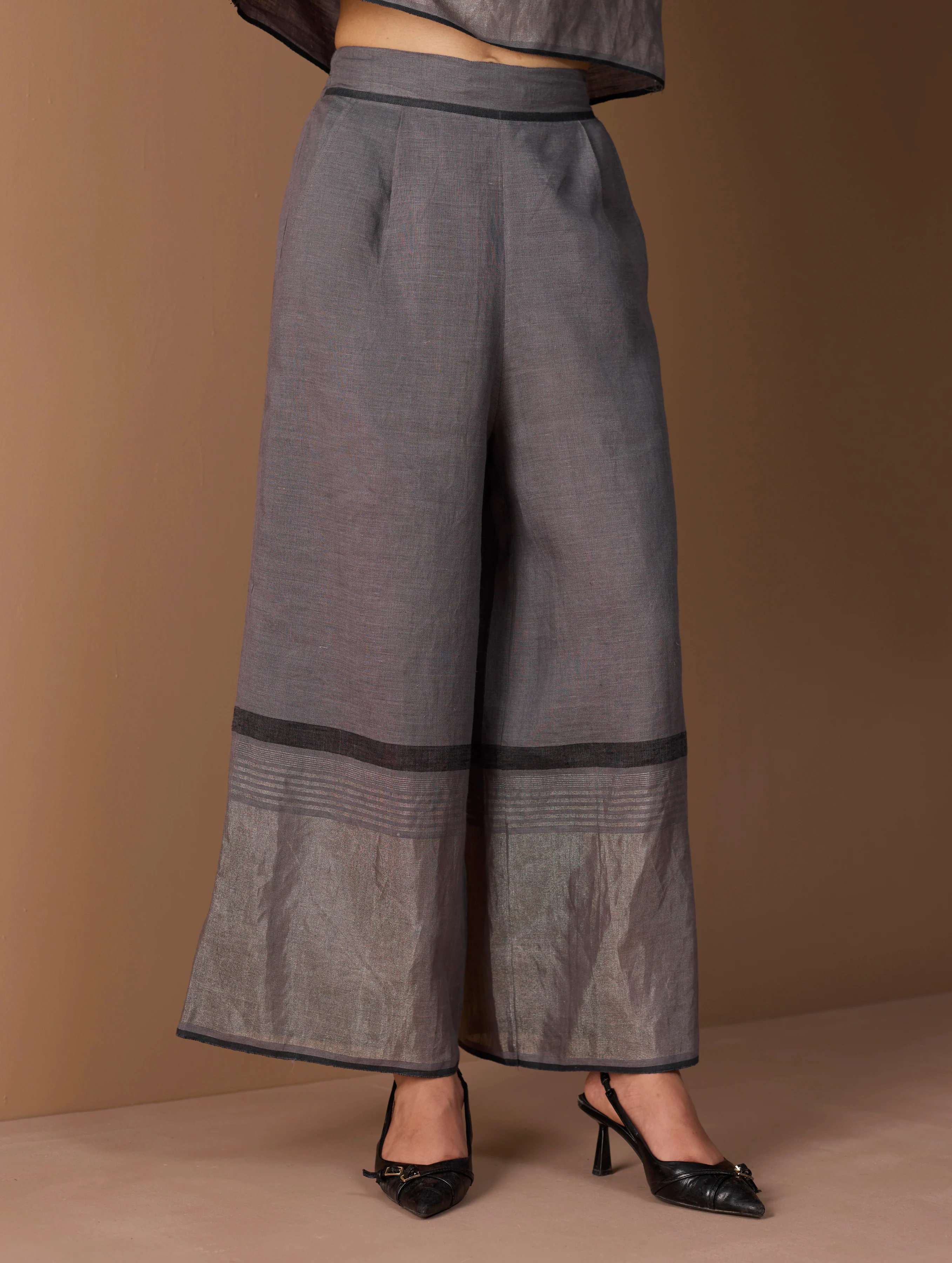 Gul Sequin Embroidered Short Kurta Set - Grey - Image 16