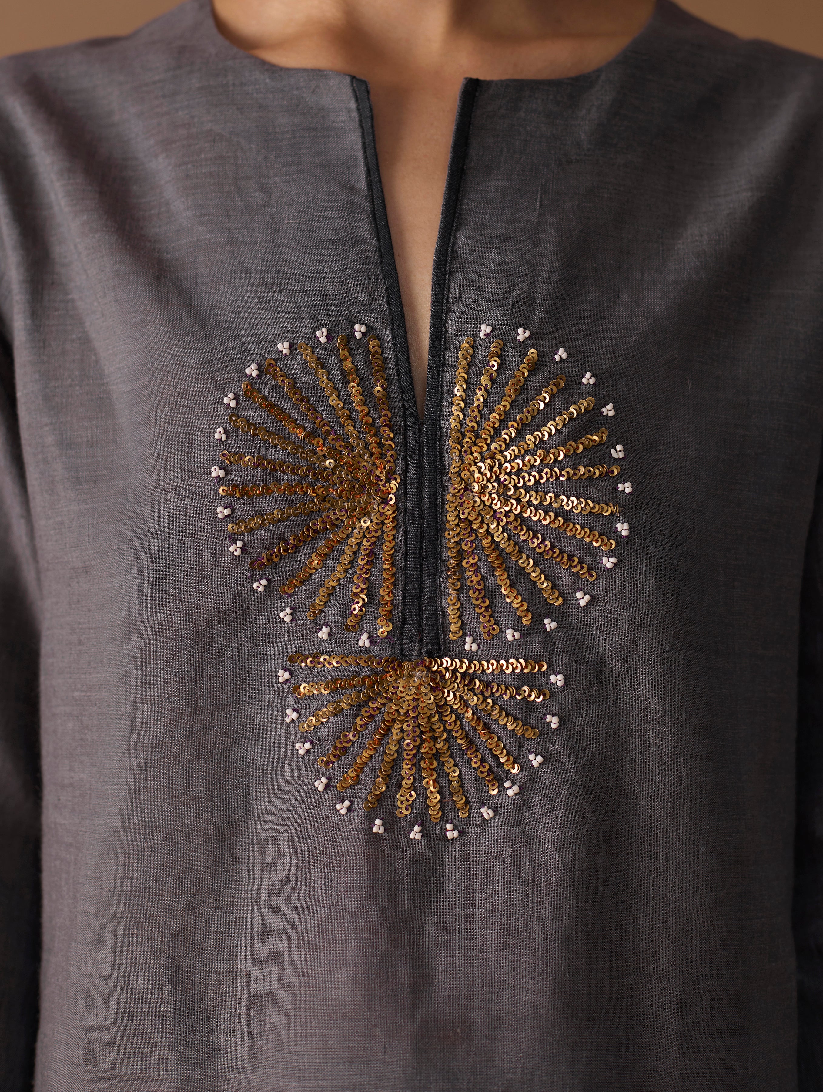 Gul Sequin Embroidered Short Kurta Set - Grey - Image 7