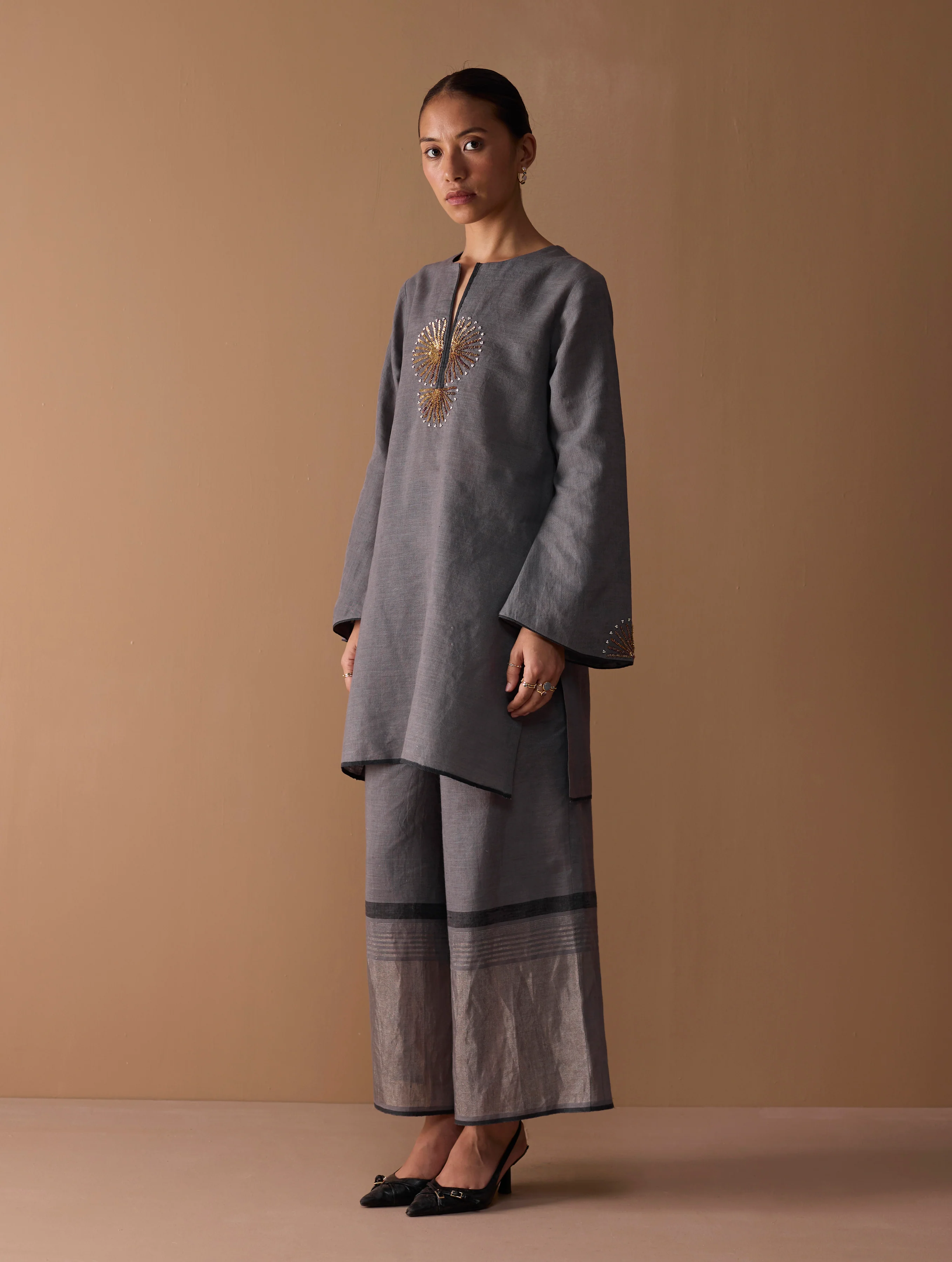 Gul Sequin Embroidered Short Kurta Set - Grey - Image 9