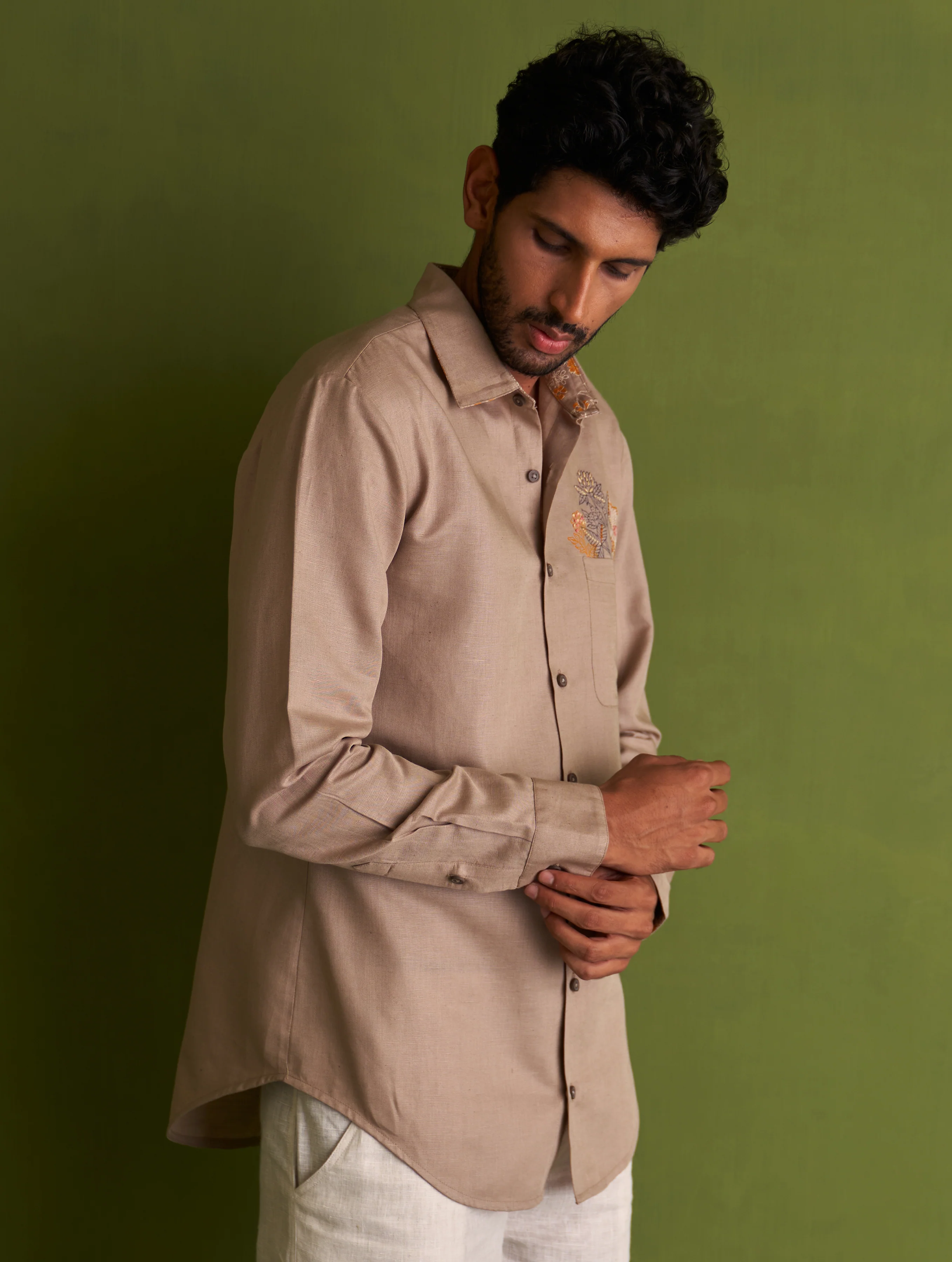 Hae Block-Printed Linen Shirt - River Sand - Image 5