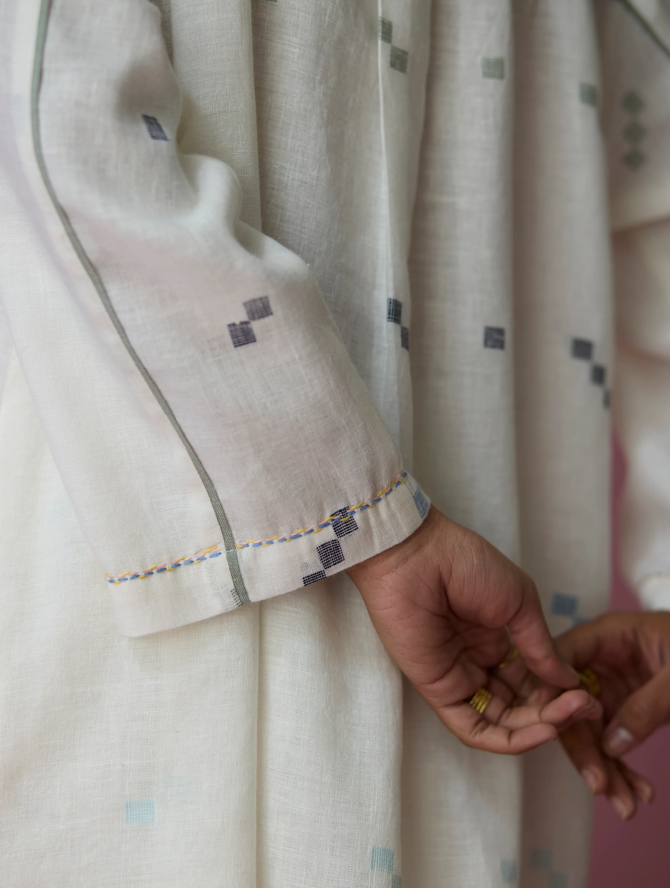 Ikara Jamdani Linen Kurta - Ivory - Image 4