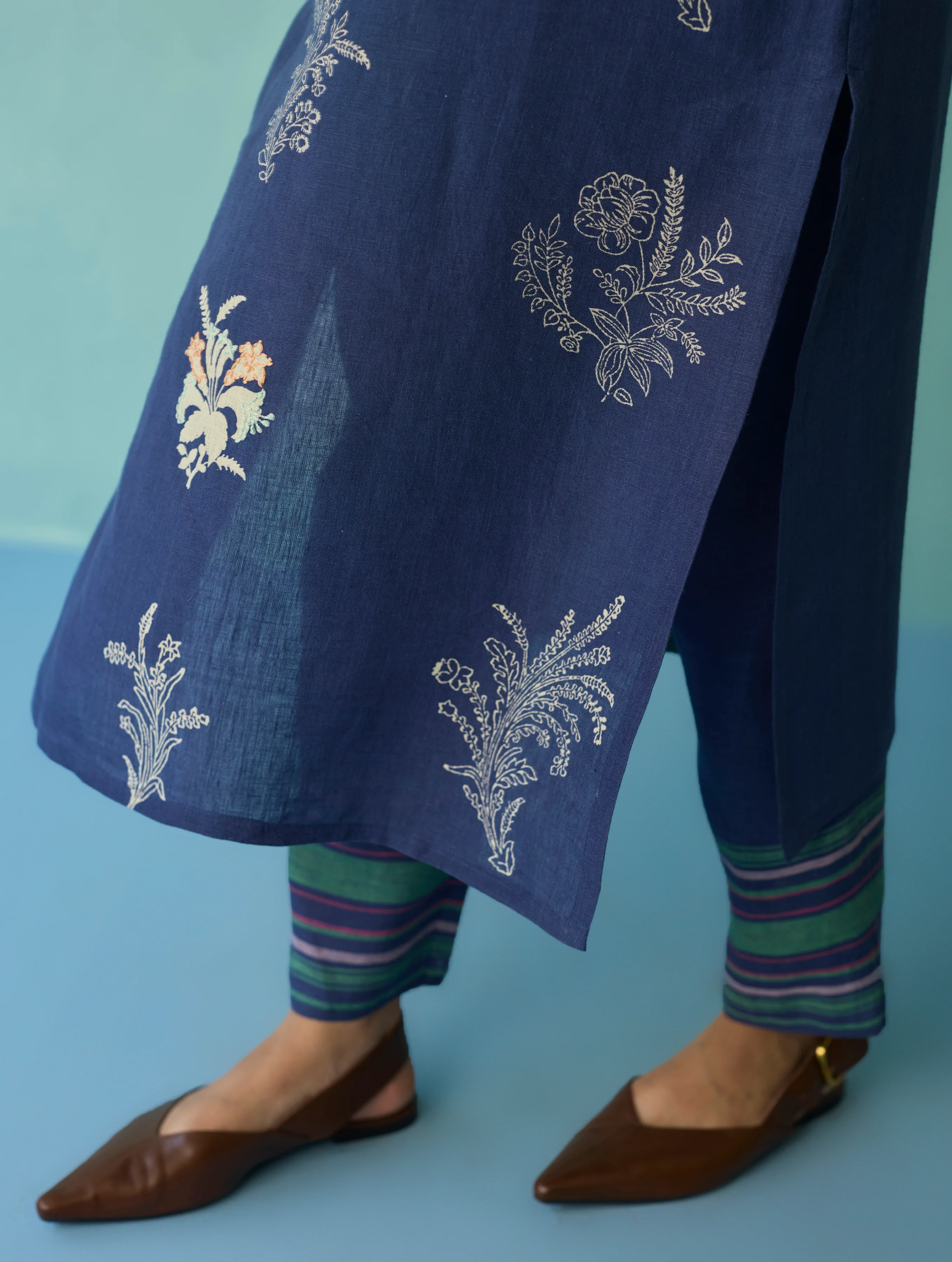 Ines Border Linen Tapered Pants - Indigo - Image 3