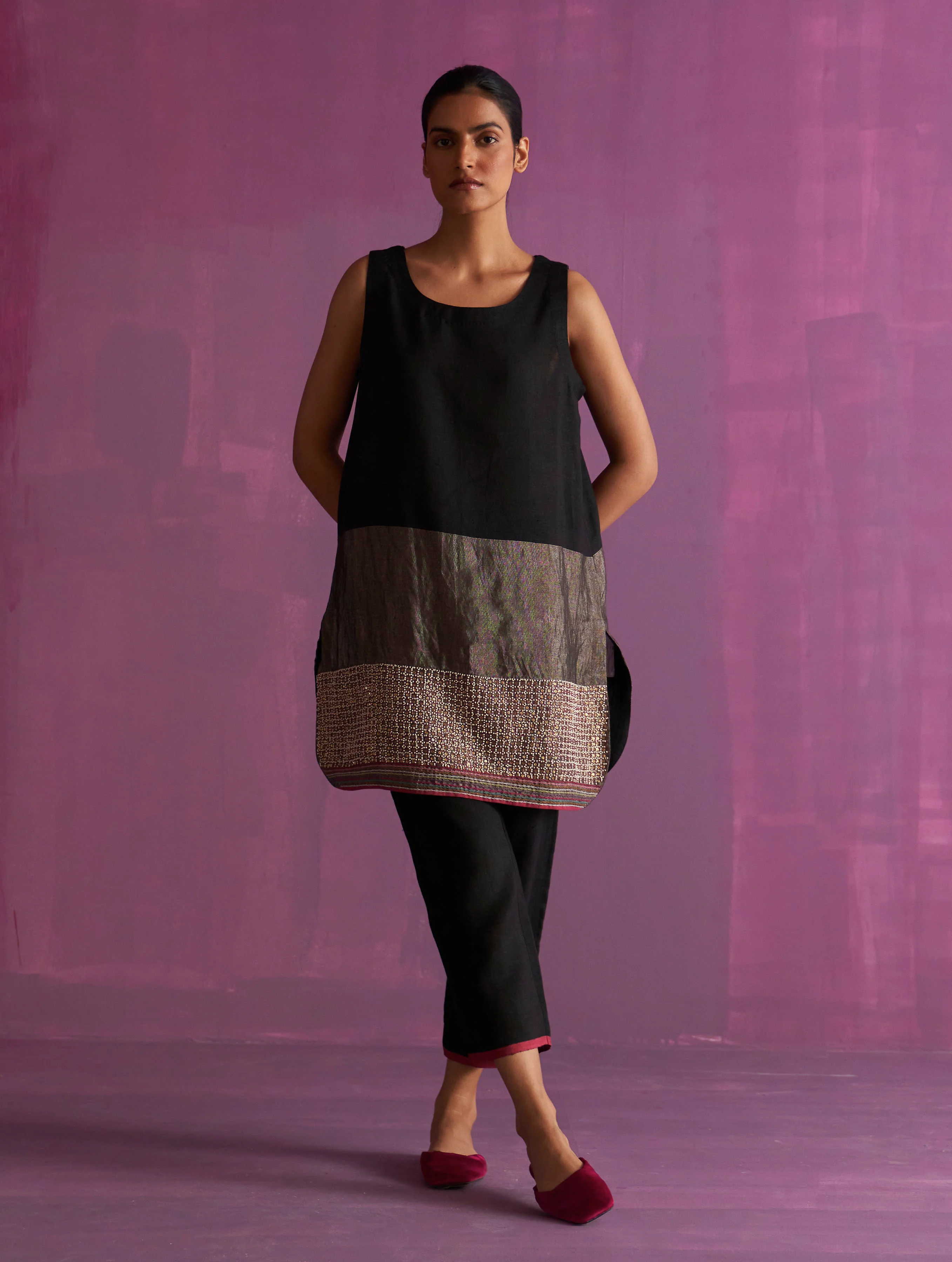 Irum Hand-Embroidered Sleeveless Kurta - Black - Image 3