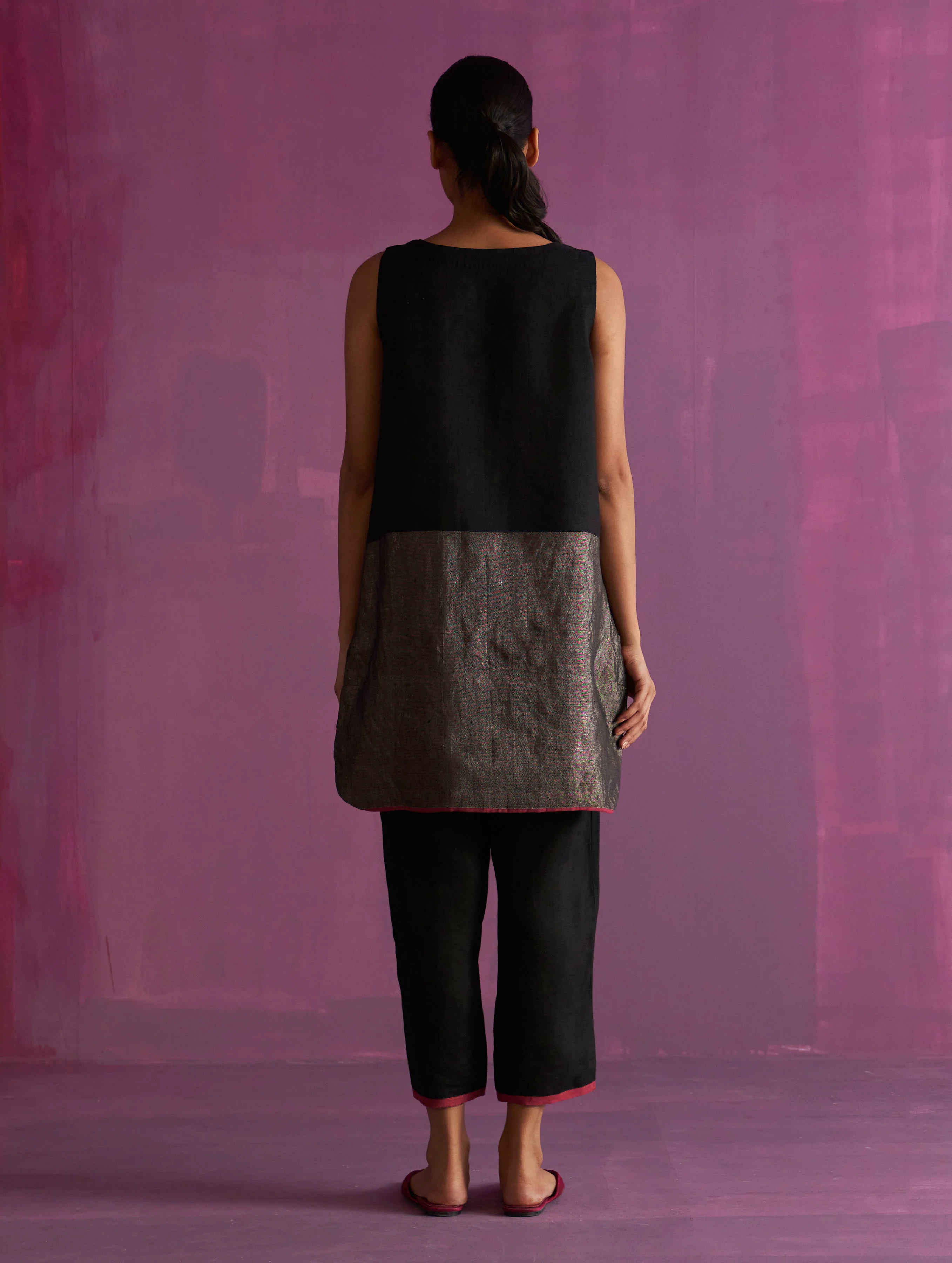 Irum Hand-Embroidered Sleeveless Kurta - Black - Image 4