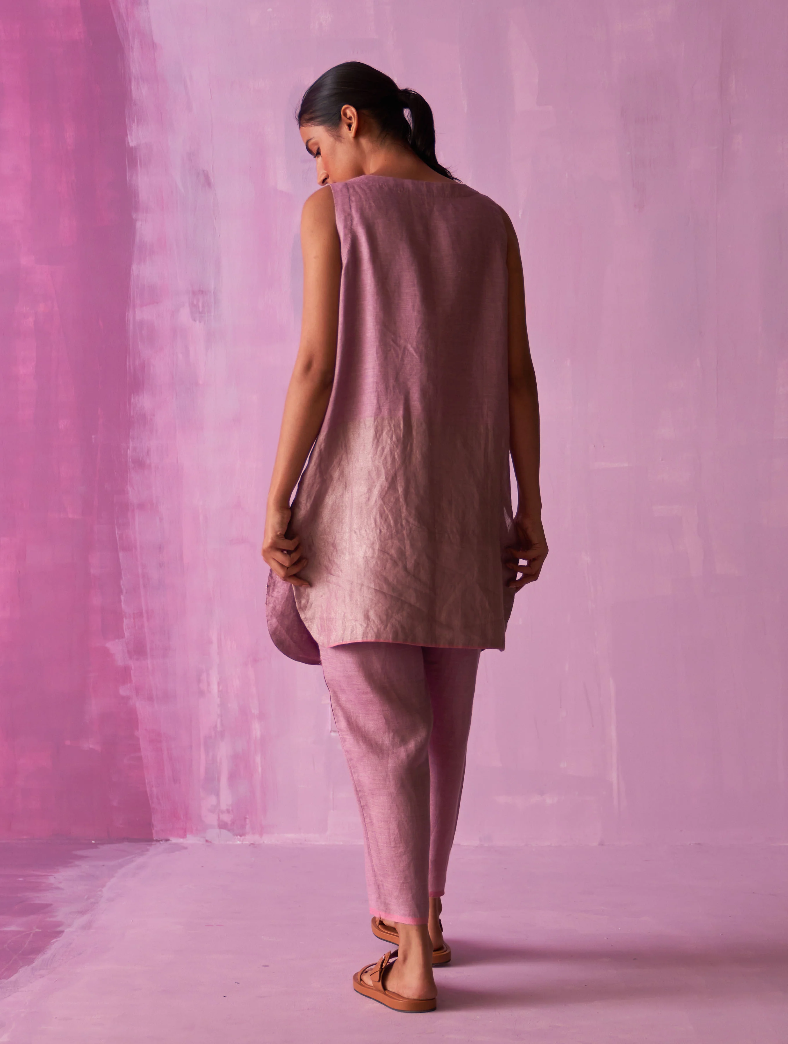 Irum Hand-Embroidered Sleeveless Kurta - Lavender - Image 5