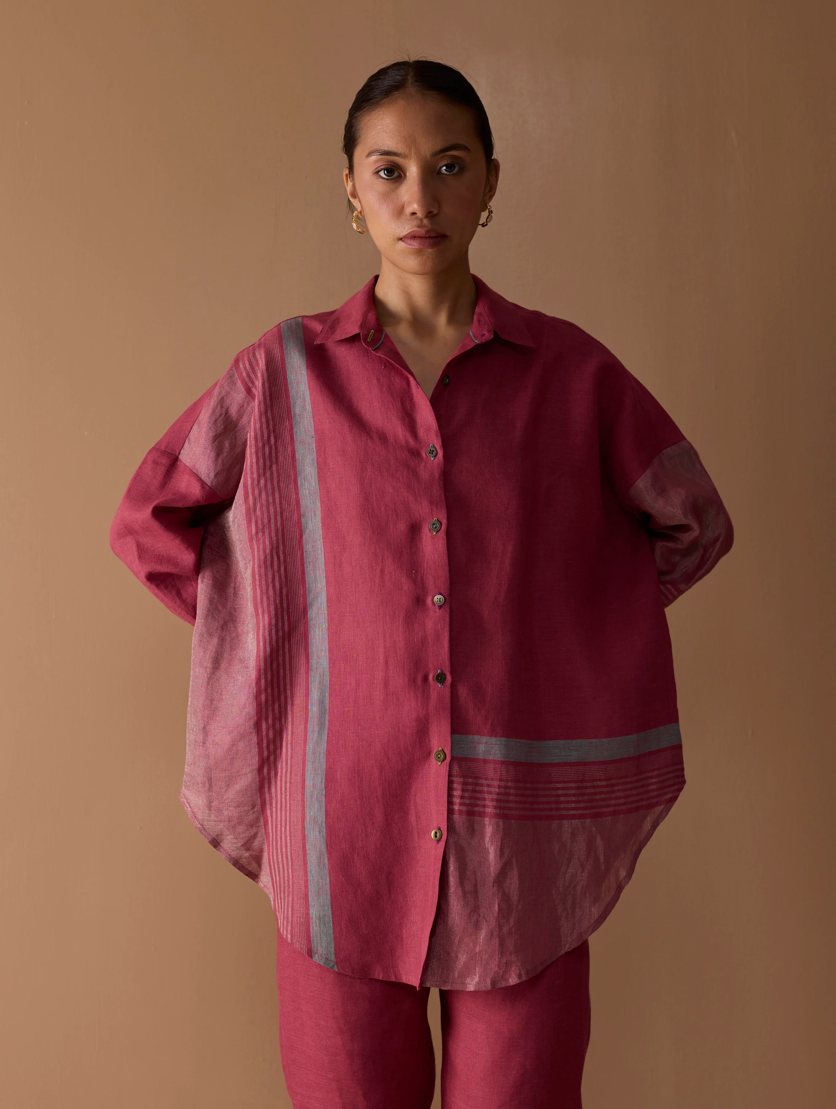 Iza Metallic Linen Co-ord Set - Metallic Crimson - Image 3