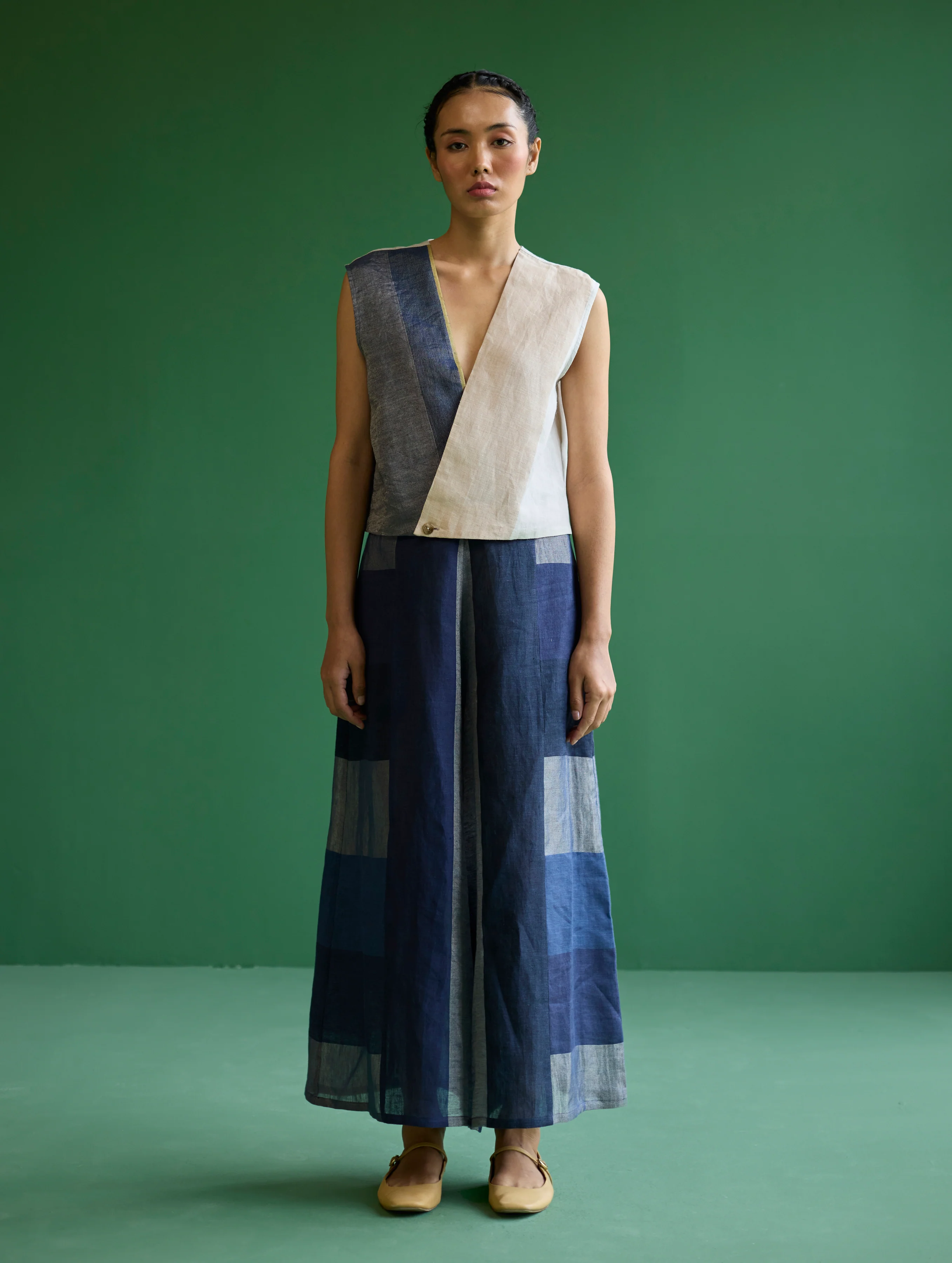 Izumi Color-Blocked Gilet Jacket - Navy - Image 4