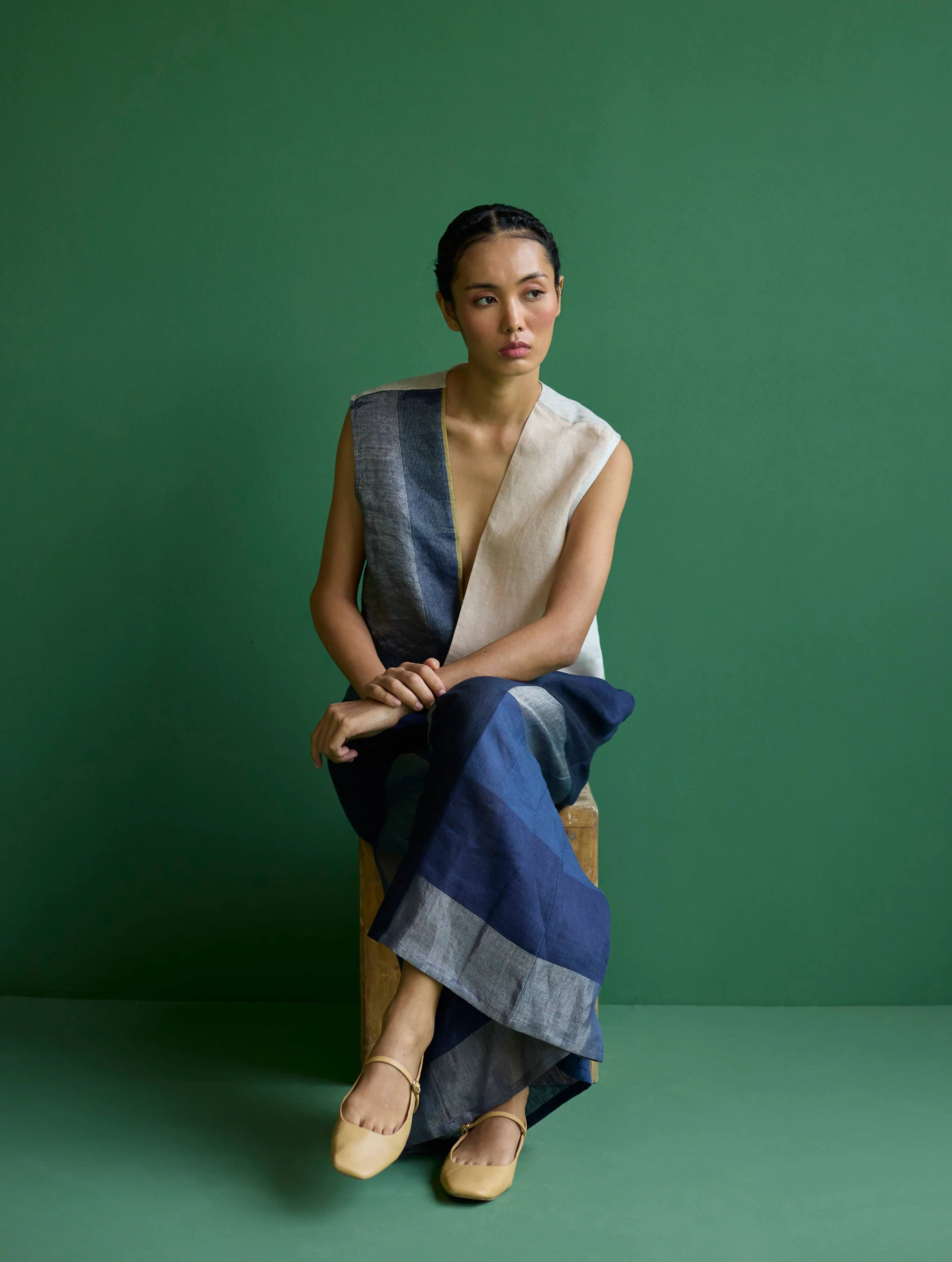 Izumi Color-Blocked Gilet Jacket - Navy - Image 5