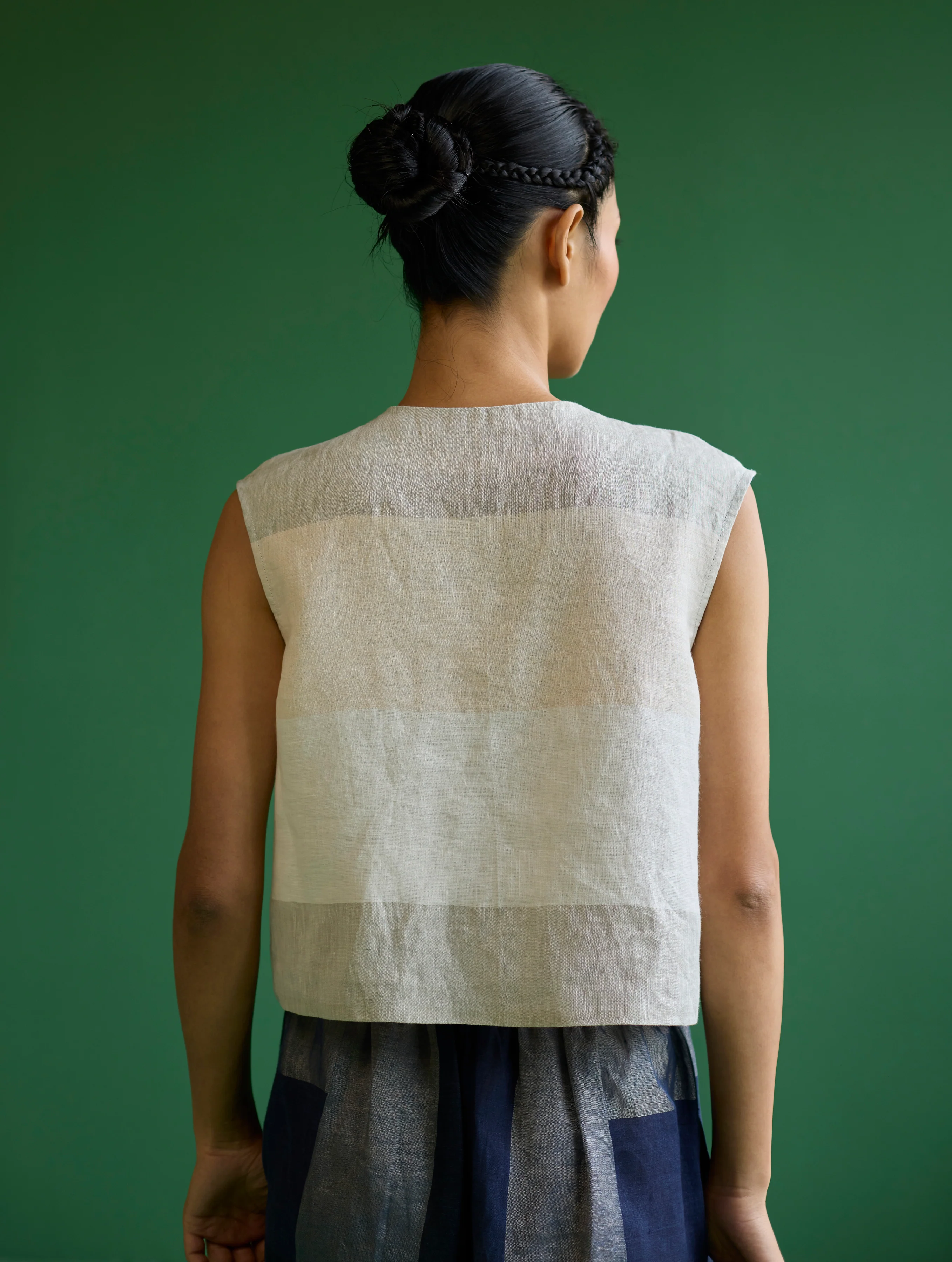 Izumi Color-Blocked Gilet Jacket - Navy - Image 9