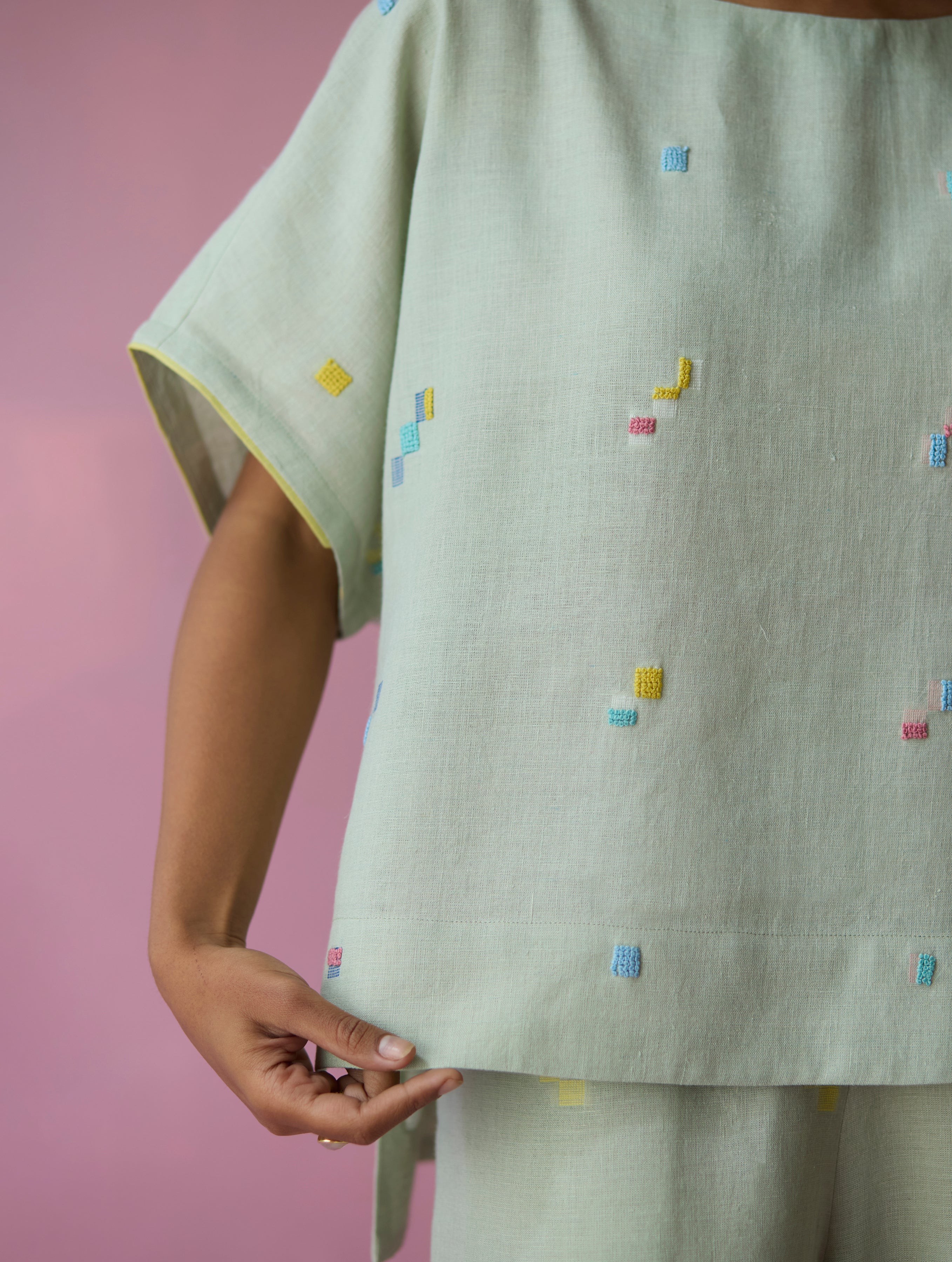 Kanni Hand-Embroidered Jamdani Linen Top - Aqua - Image 2