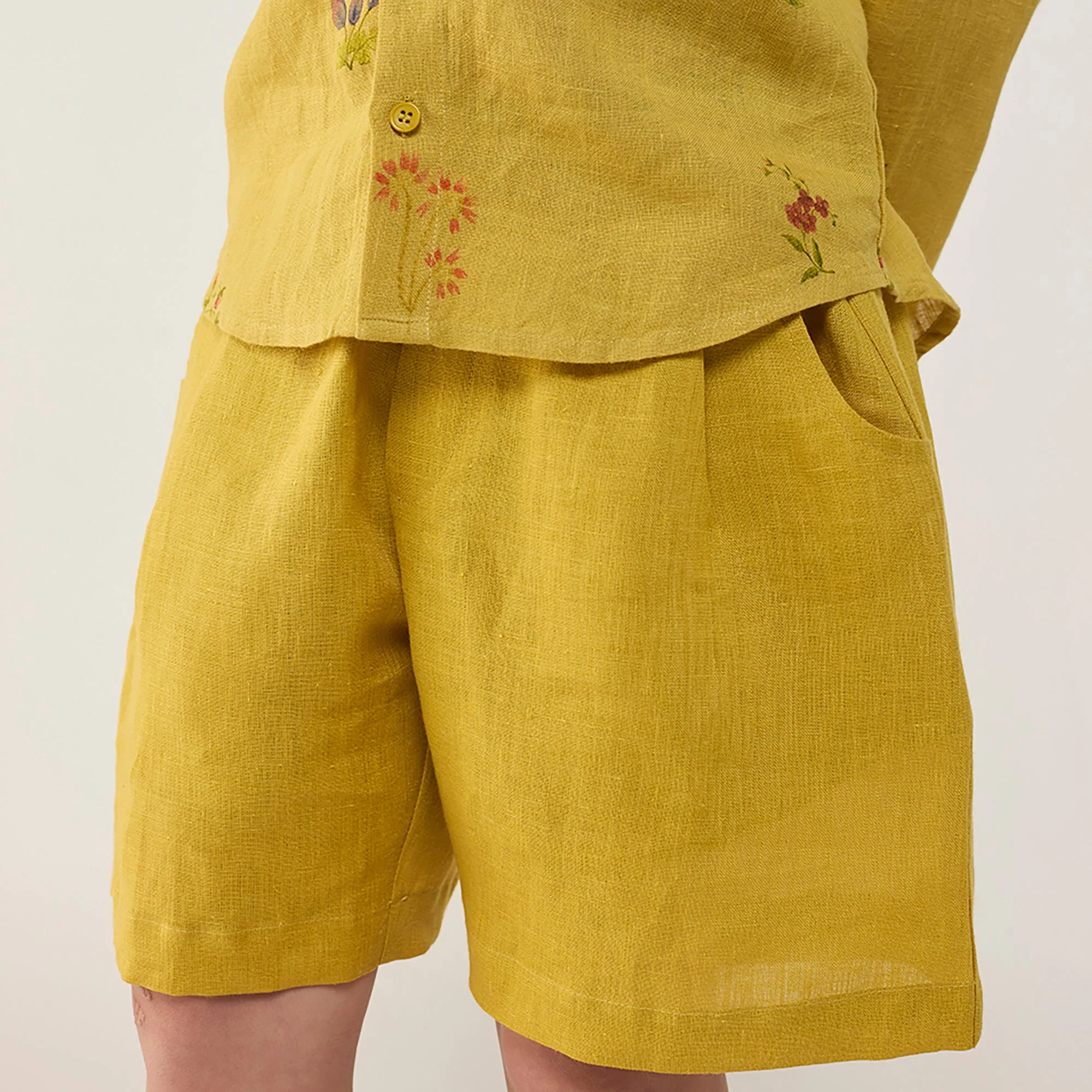 Kei Timeless Linen Shorts - Ochre - Image 2