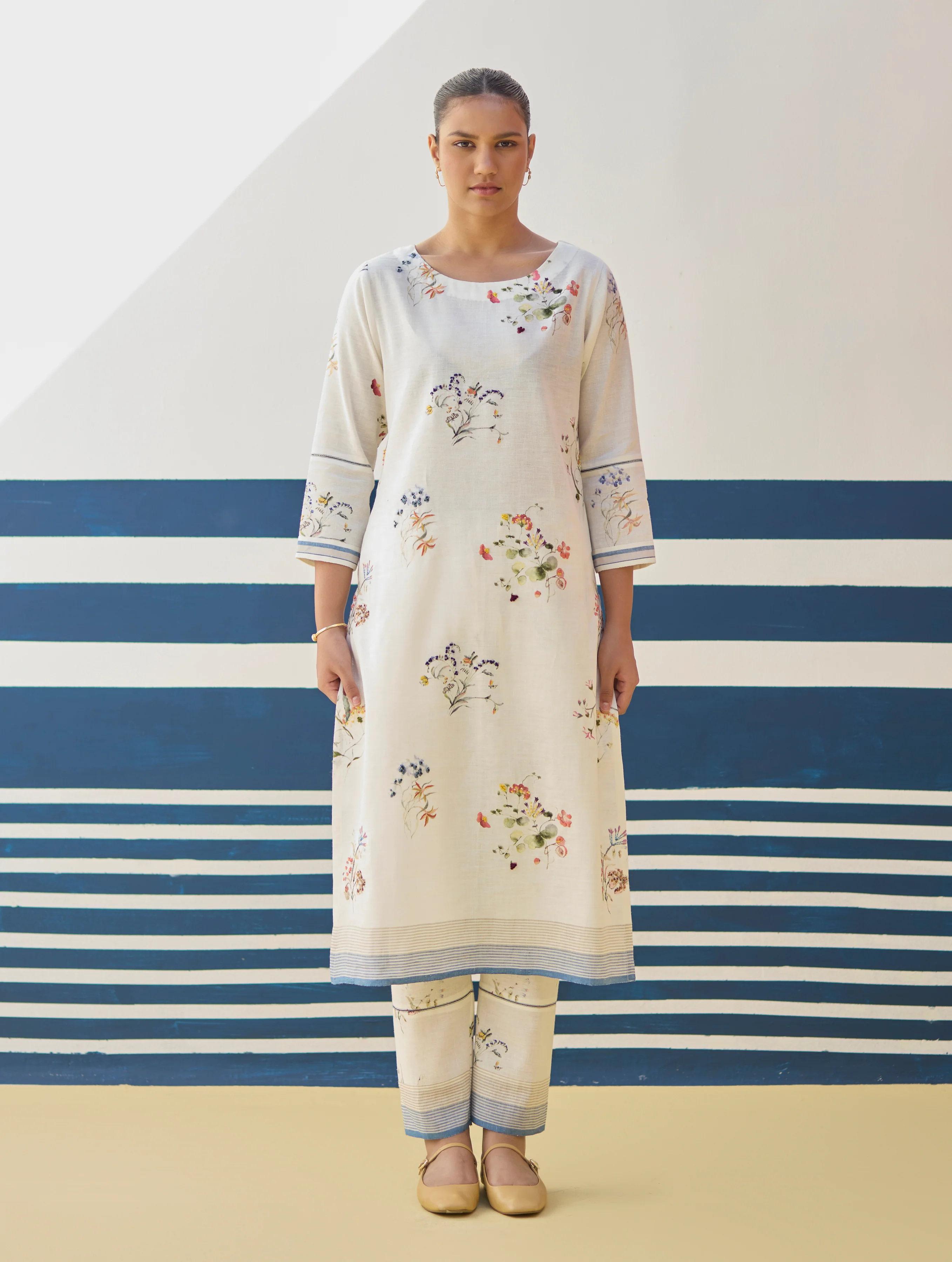 Kera Floral Embroidered Kurta Set
- Ivory - Image 8