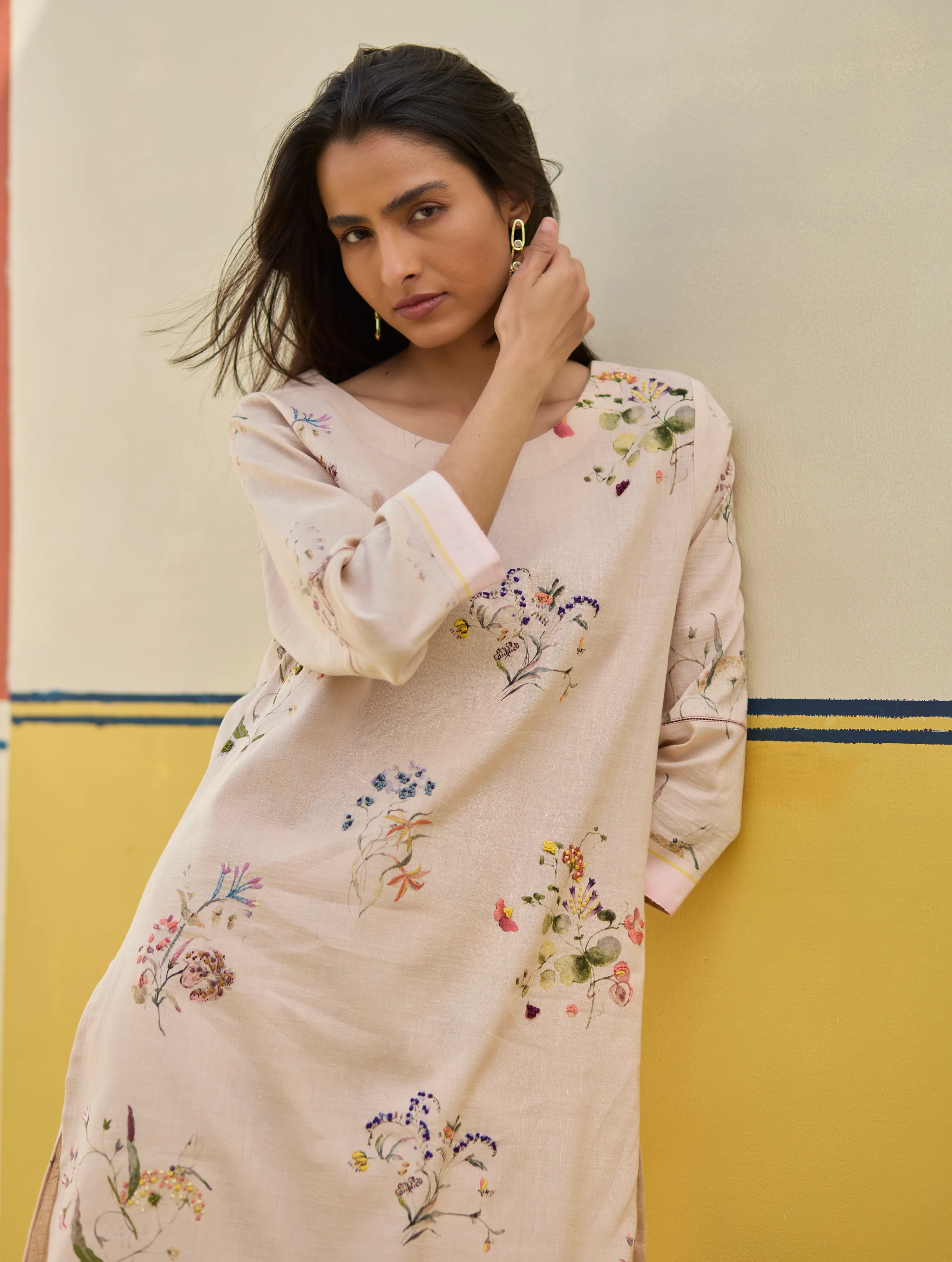 Kera Floral Hand-Embroidered Kurta - Sand - Image 3