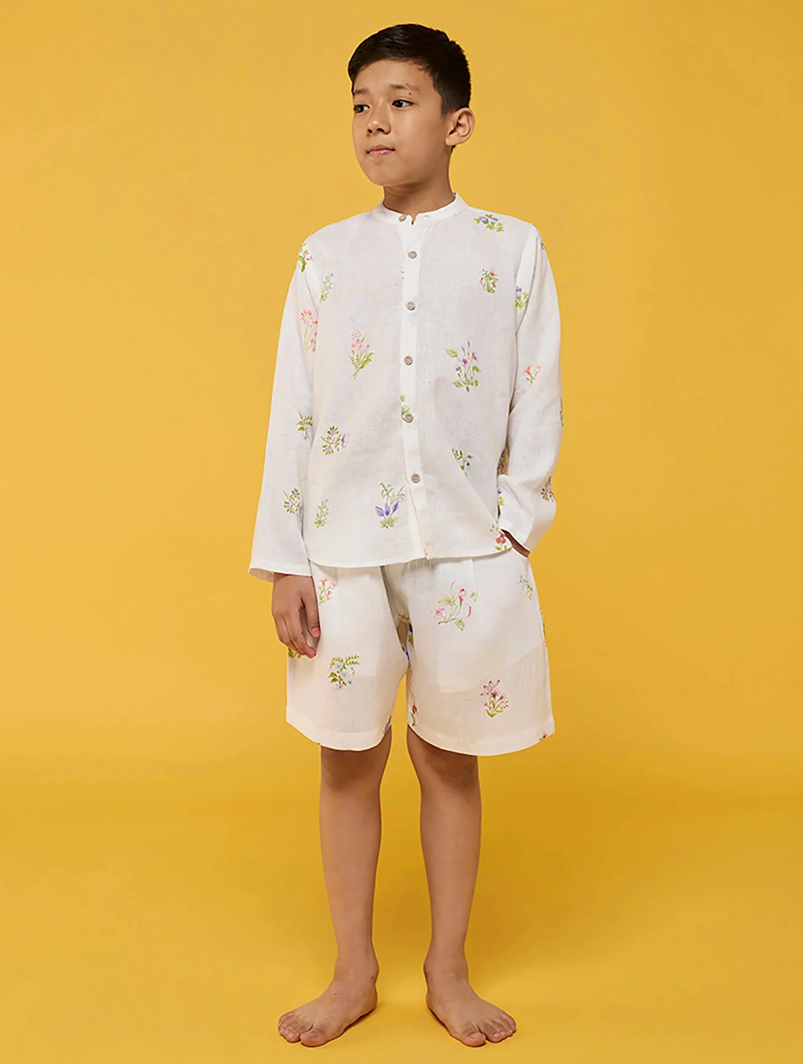 Kimi Timeless Linen Shorts - White