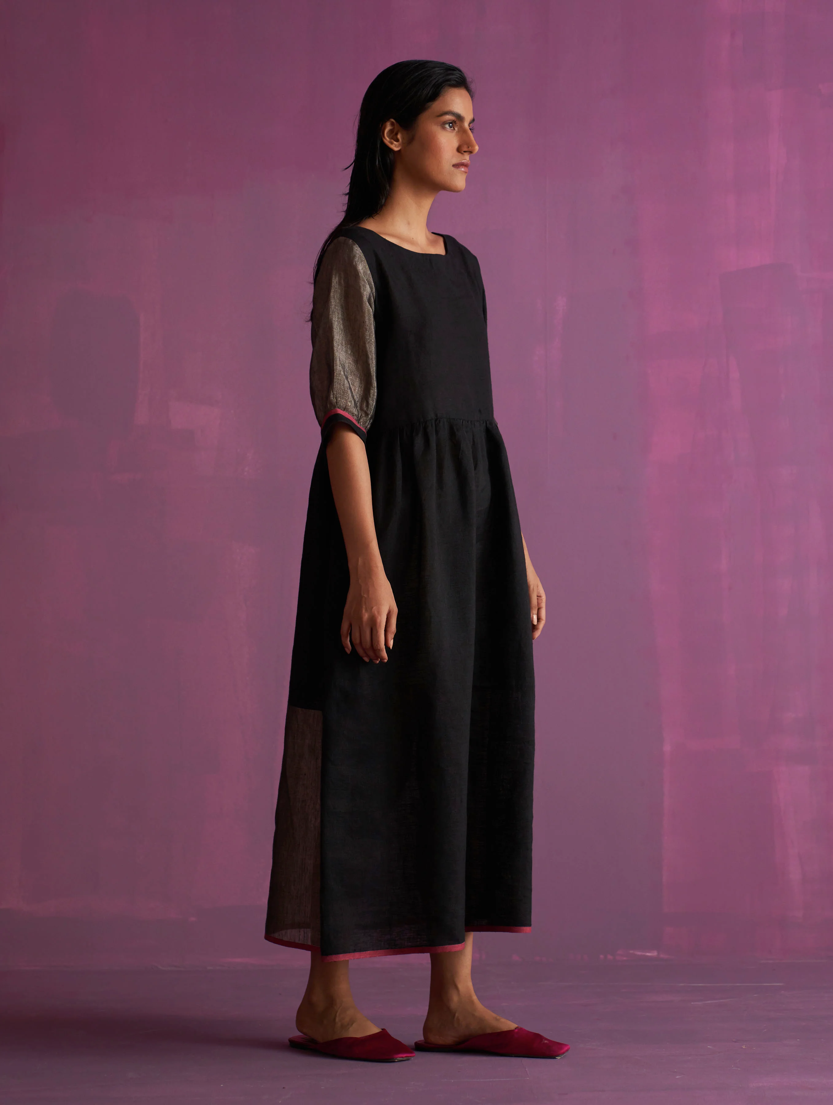 Kiri Signature Linen Dress - Black - Image 7